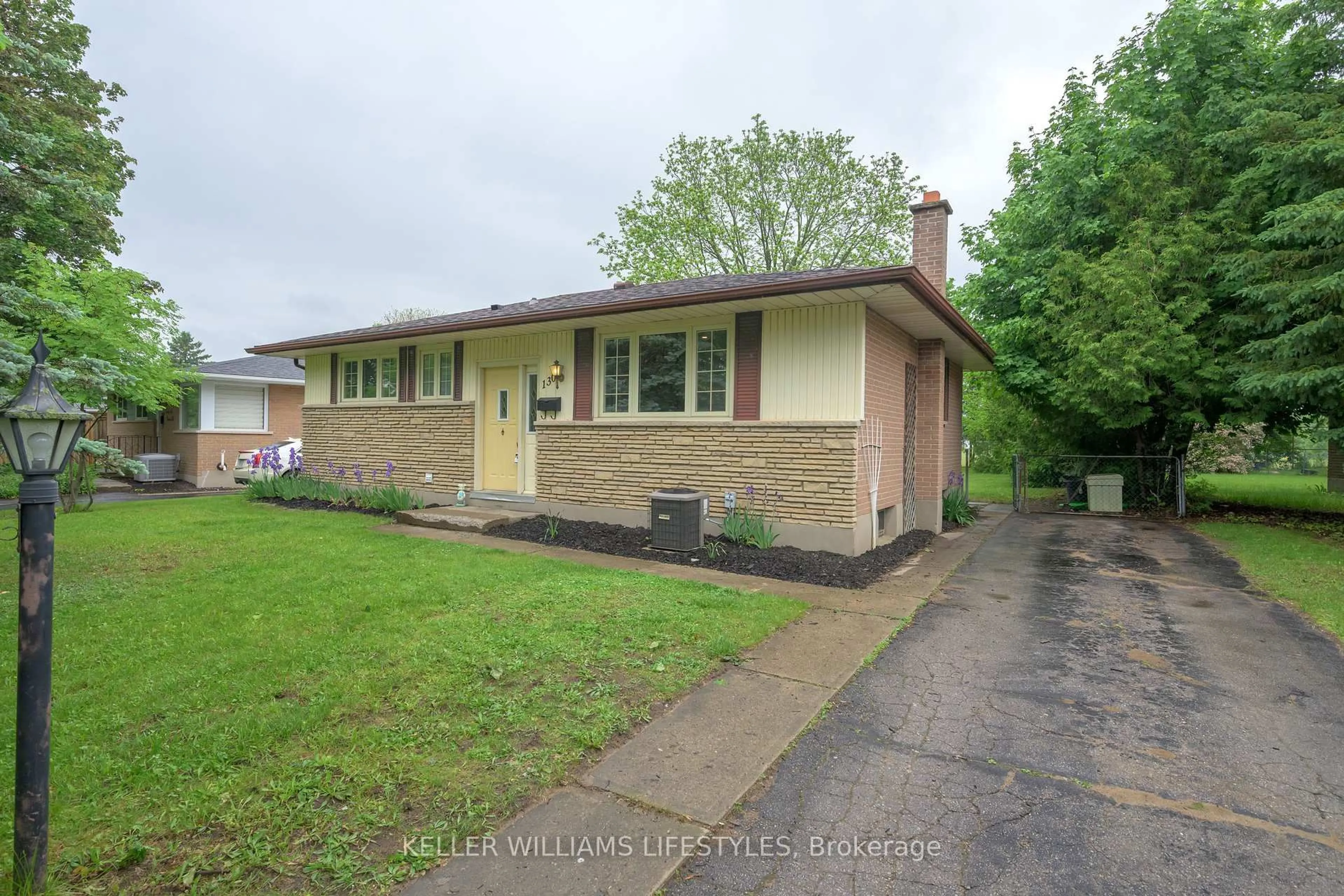 Home with brick exterior material, street for 130 Pawnee Rd, London East Ontario N5V 2S8