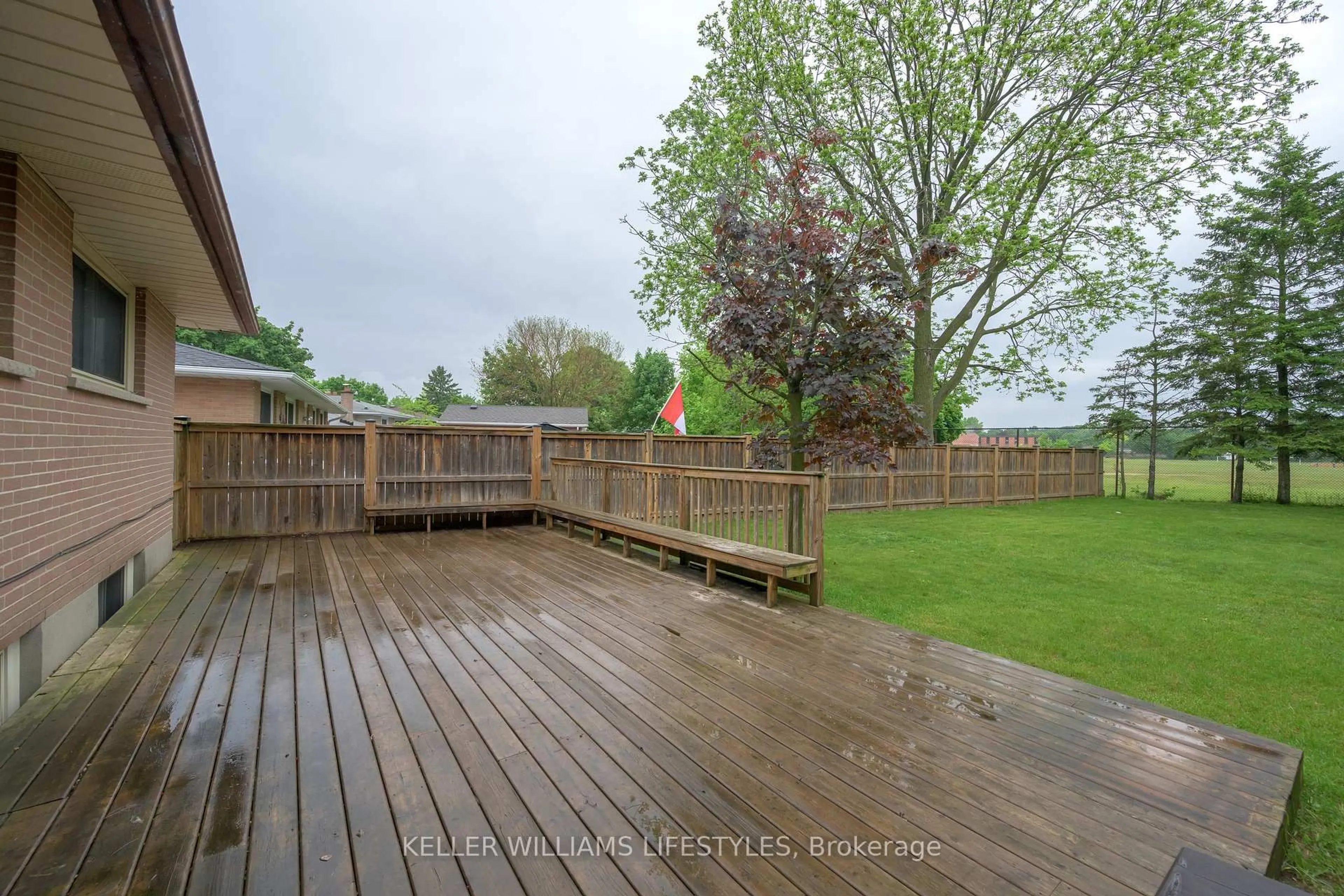 Patio, unknown for 130 Pawnee Rd, London East Ontario N5V 2S8