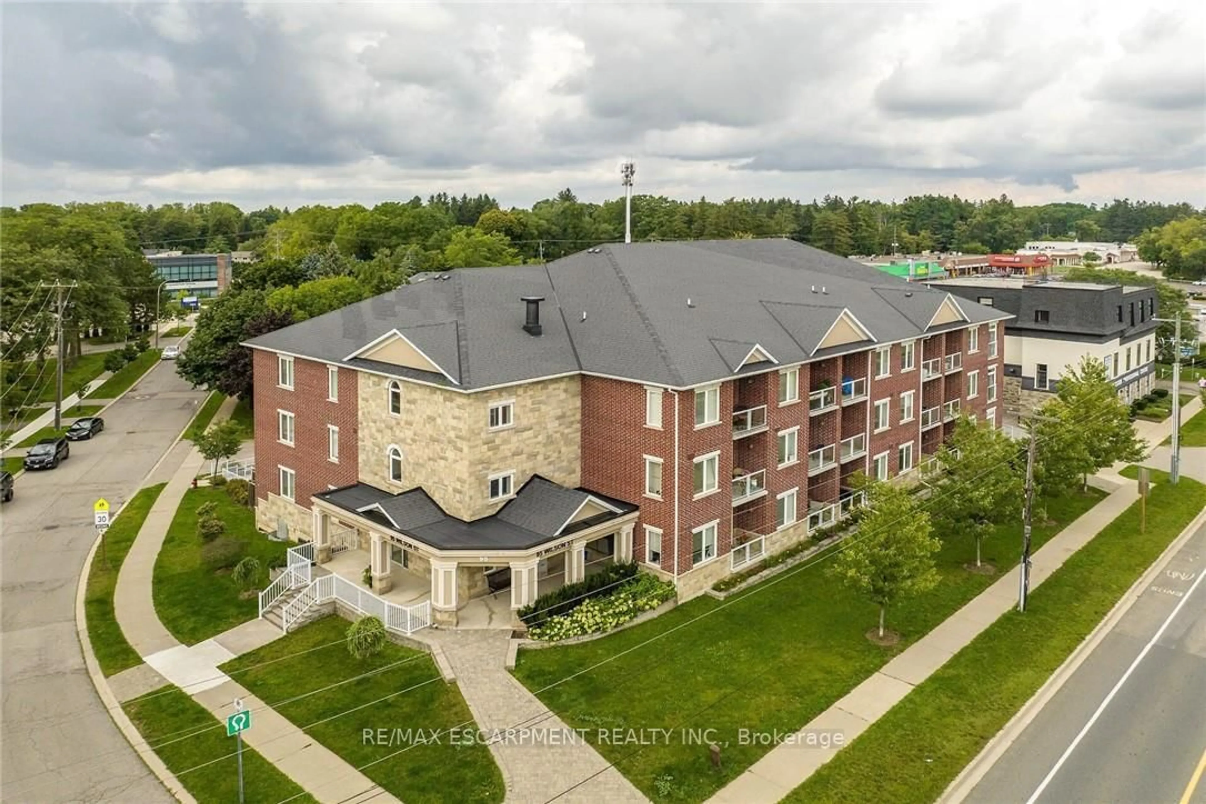A pic from outside/outdoor area/front of a property/back of a property/a pic from drone, building for 95 WILSON St #101, Hamilton Ontario L9G 1N1
