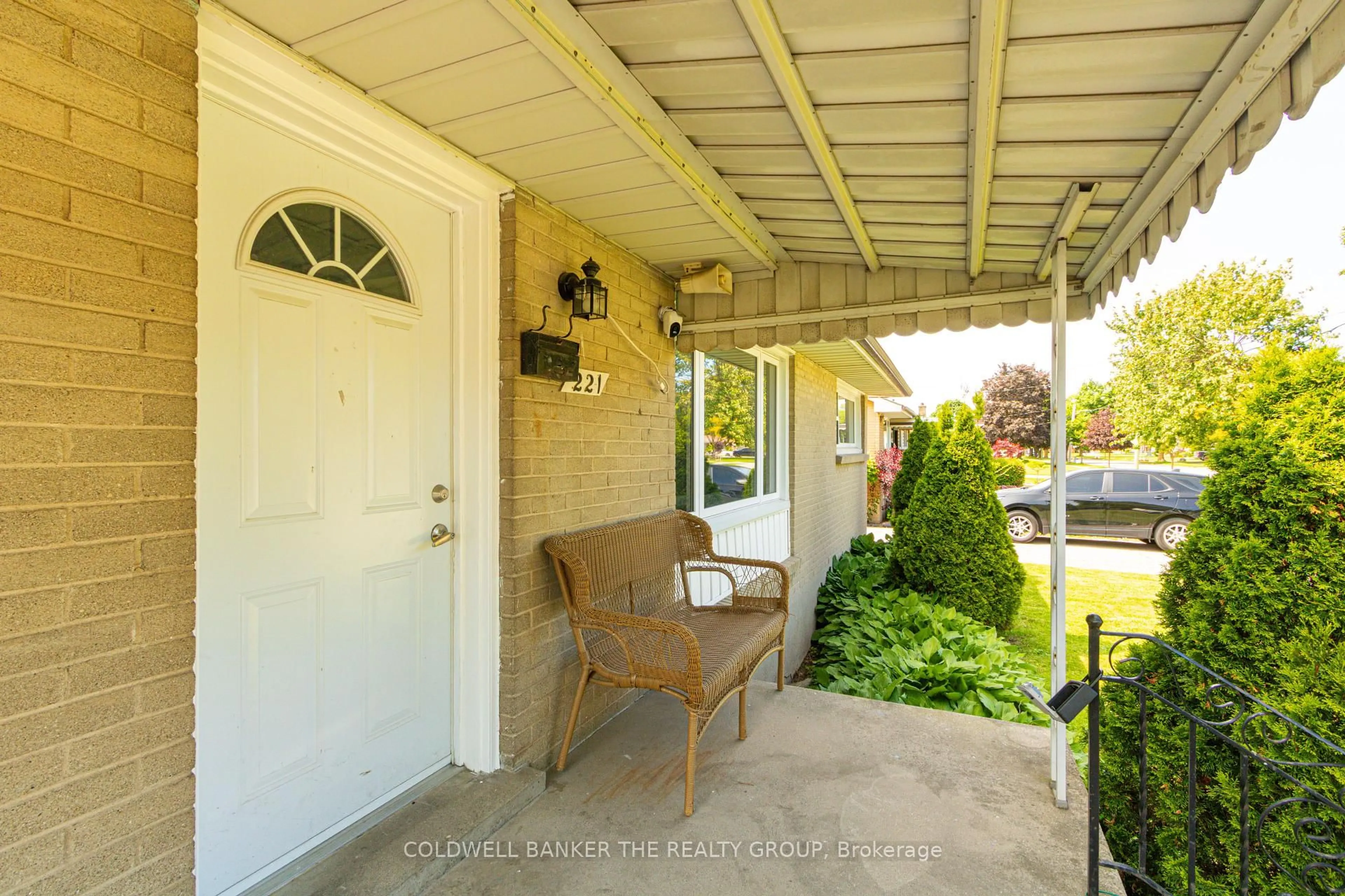 Unknown for 221 STARLIGHT Ave, London East Ontario N5W 4X8