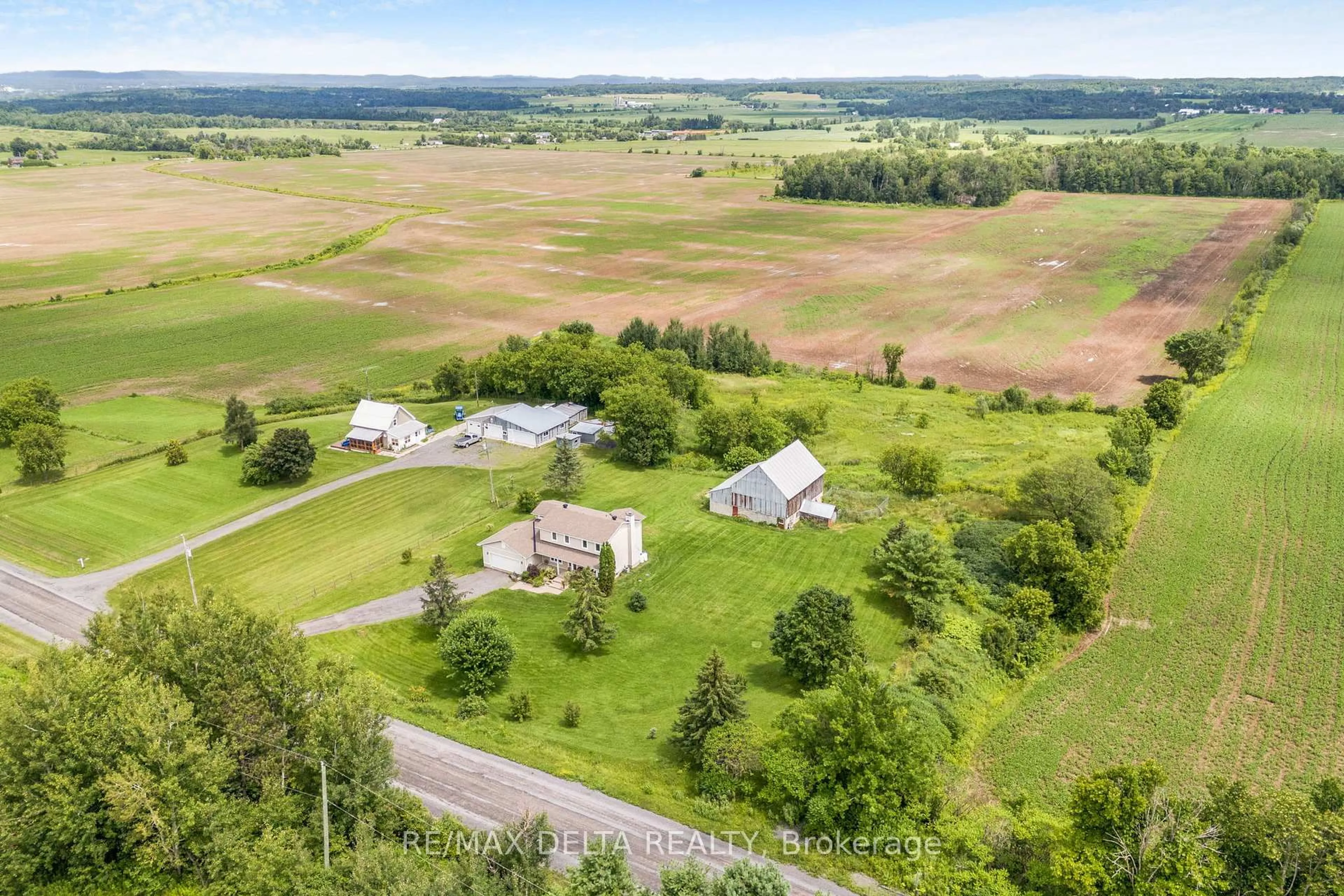 A pic from outside/outdoor area/front of a property/back of a property/a pic from drone, mountain view for 1217 Lacasse Rd, Clarence-Rockland Ontario K0A 1N0