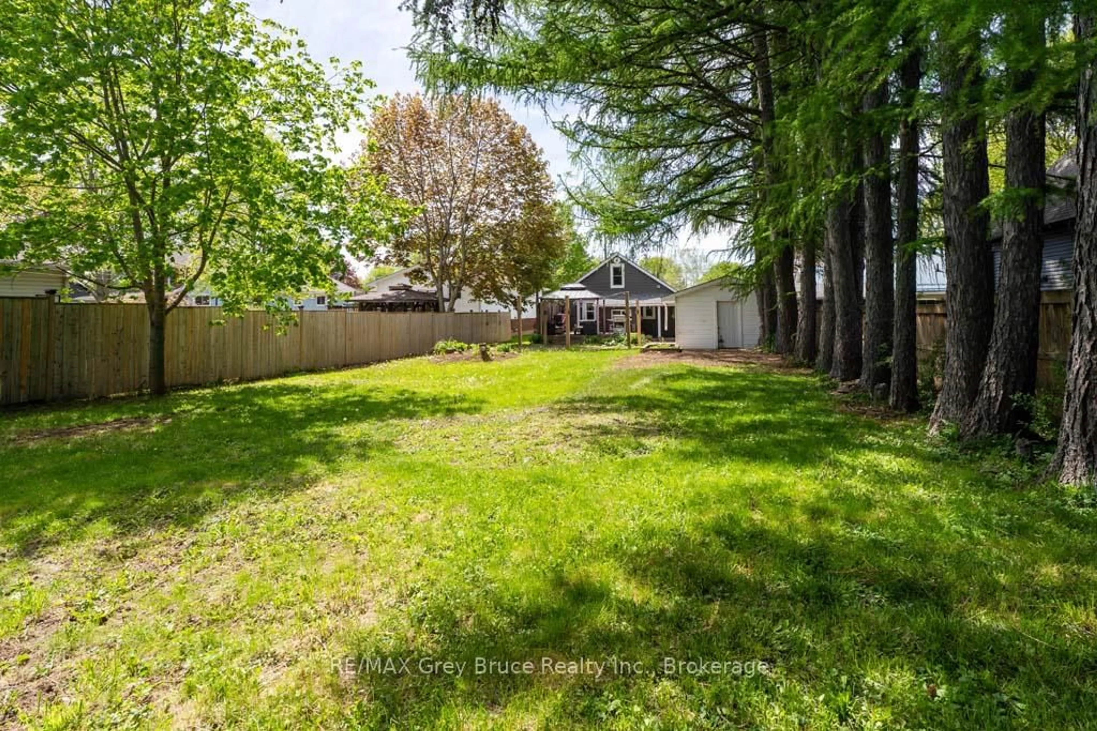 A pic from outside/outdoor area/front of a property/back of a property/a pic from drone, forest/trees view for 1789 6th Ave, Owen Sound Ontario N4K 2V9