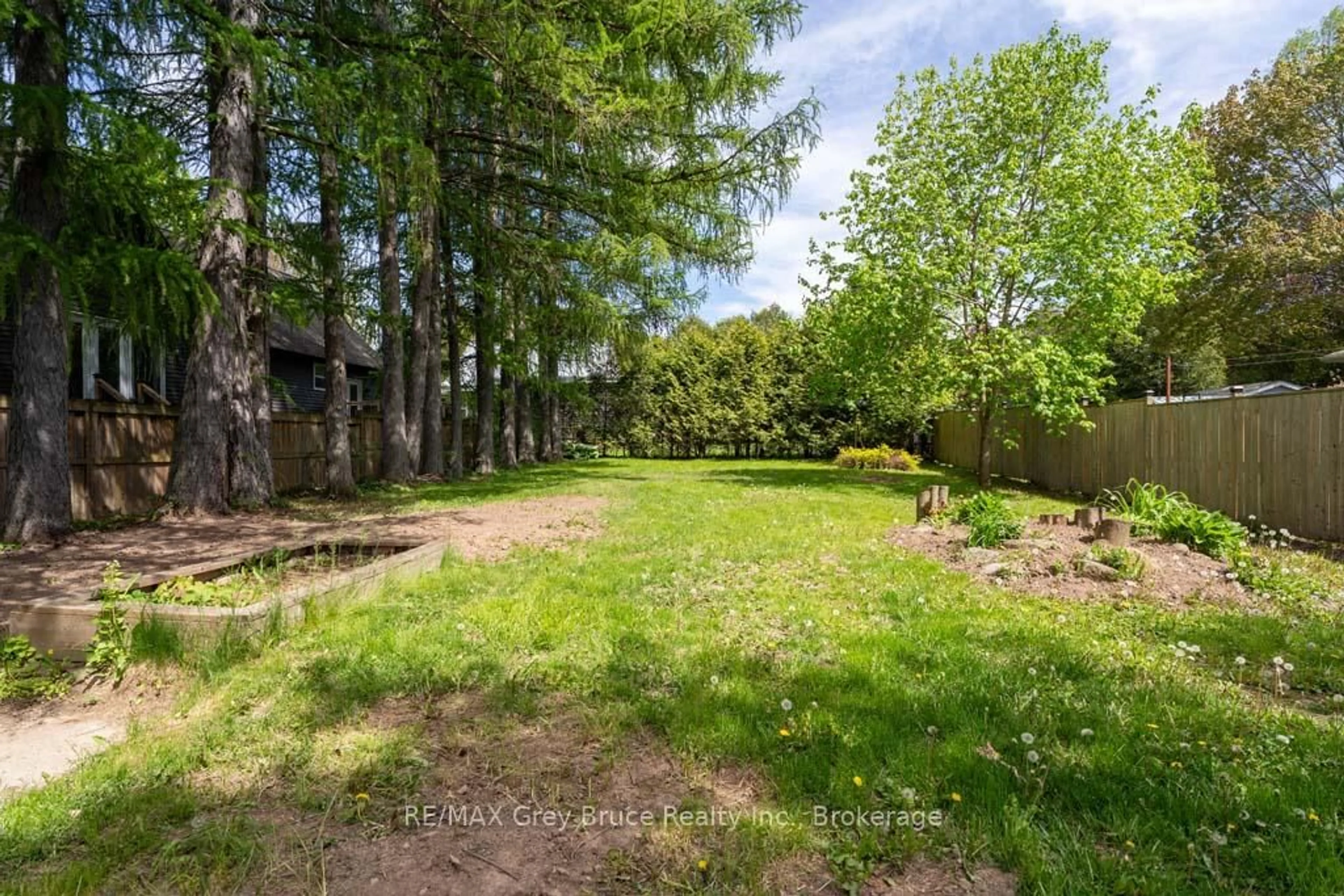 Patio, forest/trees view for 1789 6th Ave, Owen Sound Ontario N4K 2V9