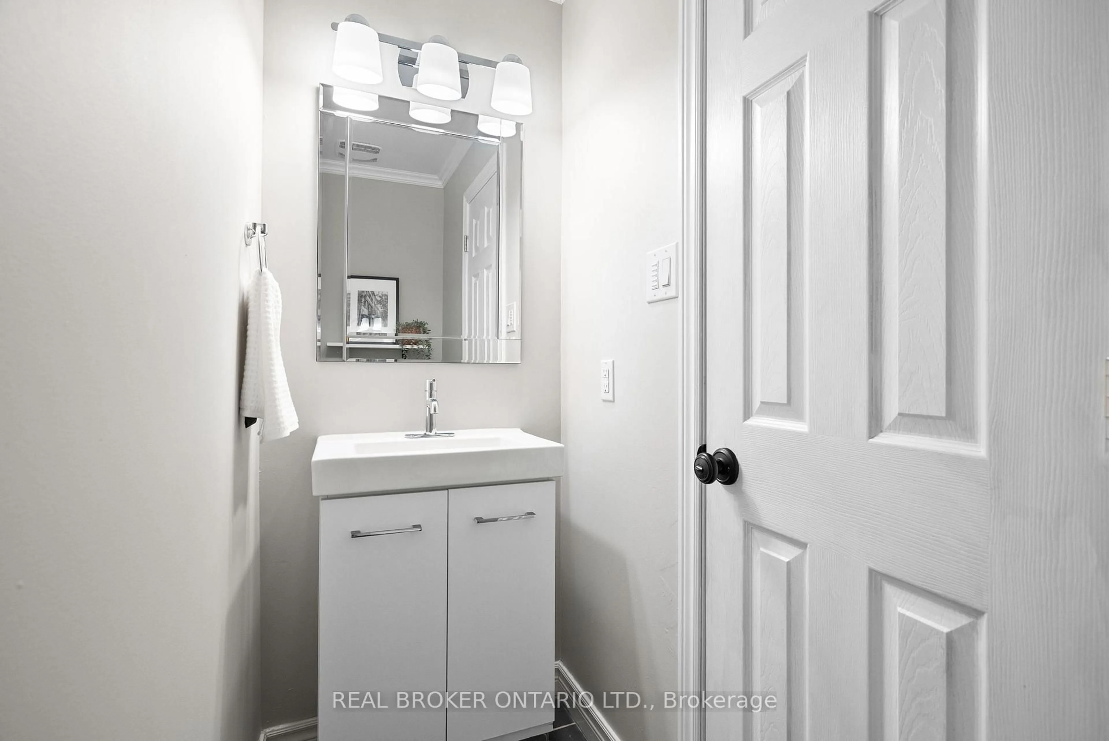 Standard bathroom, ceramic/tile floor for 16 Alfa St, Nepean Ontario K2J 3R5