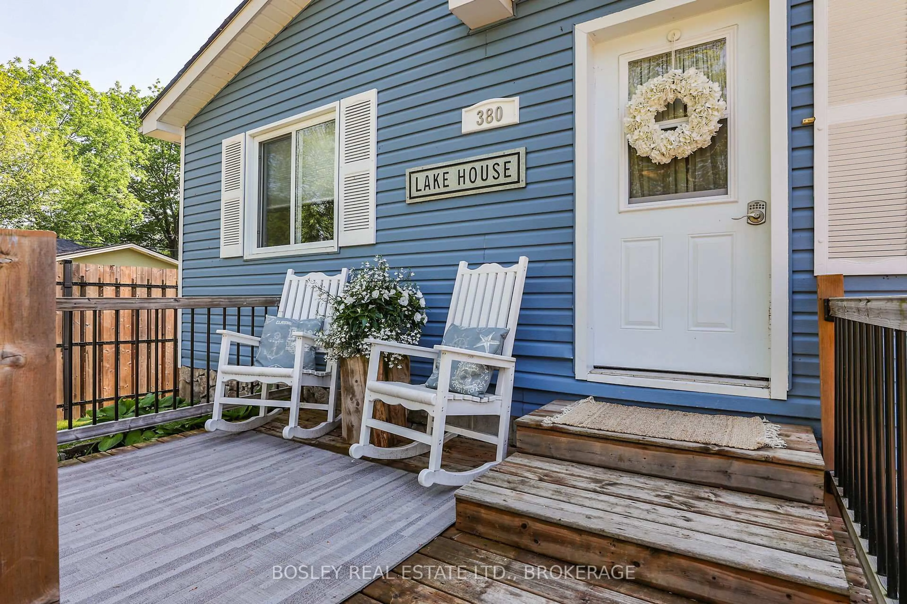 Patio, street for 380 Lakewood Ave, Fort Erie Ontario L0S 1B0