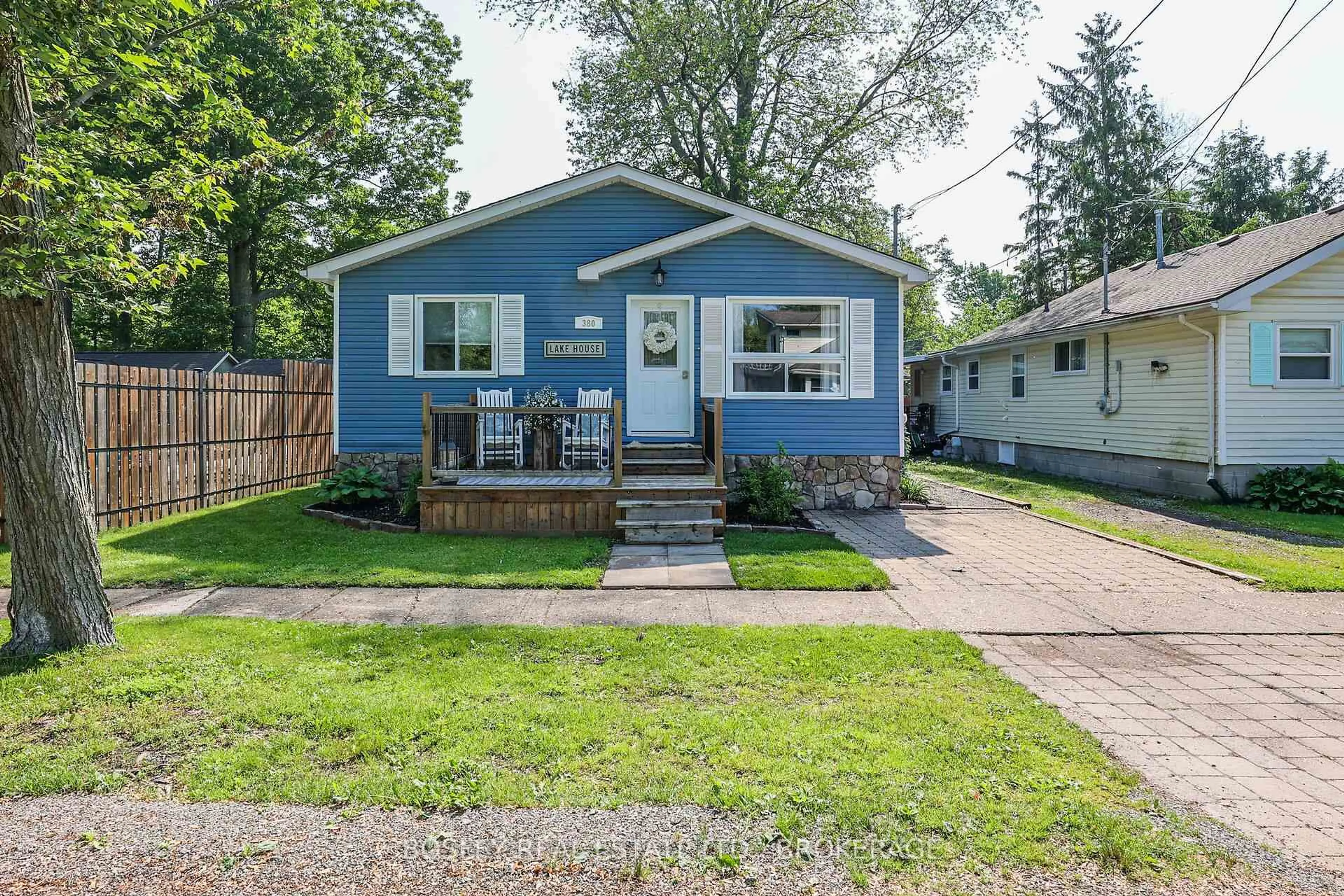 Home with vinyl exterior material, street for 380 Lakewood Ave, Fort Erie Ontario L0S 1B0