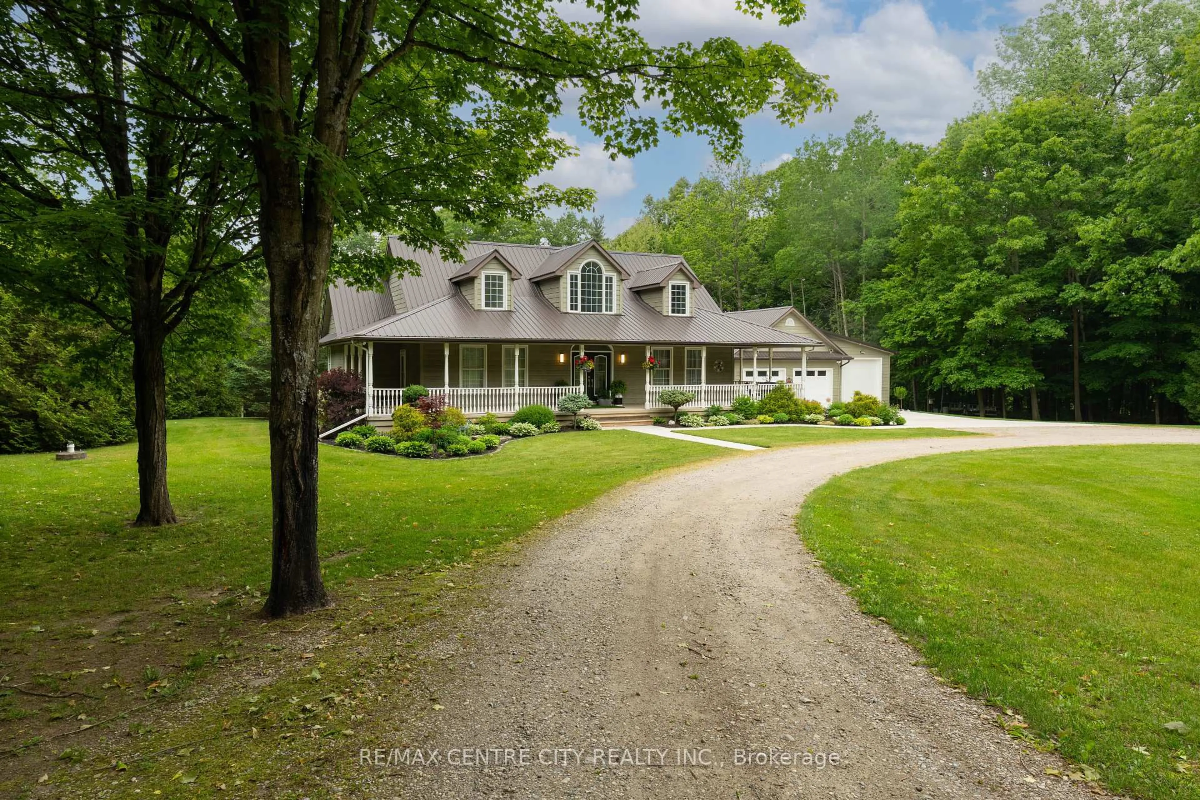 A pic from outside/outdoor area/front of a property/back of a property/a pic from drone, street for 10410 Sandytown Rd, Bayham Ontario N0J 1H0