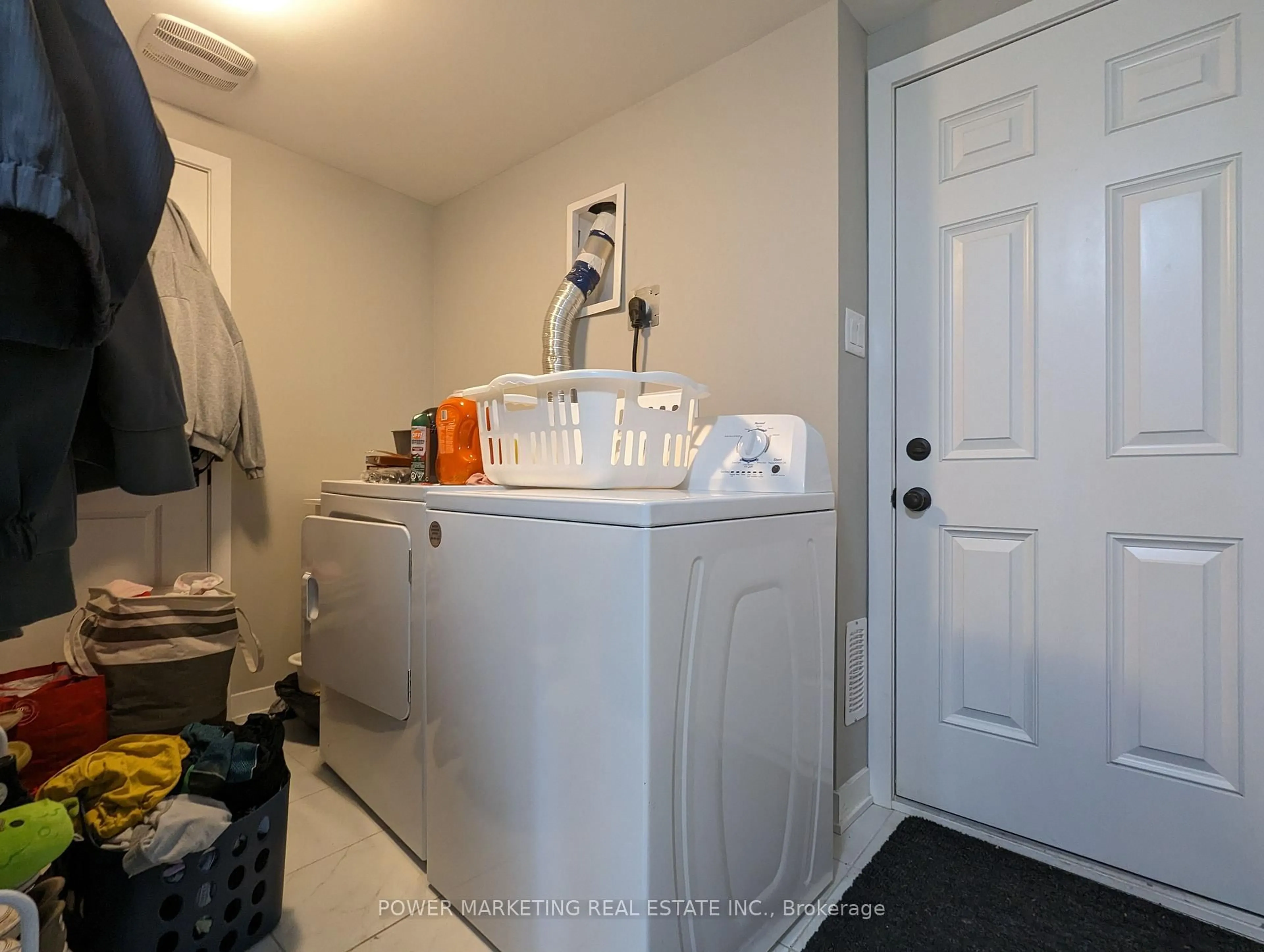 Laundry room for 30 Limnos Lane, Ottawa Ontario K2S 0V5
