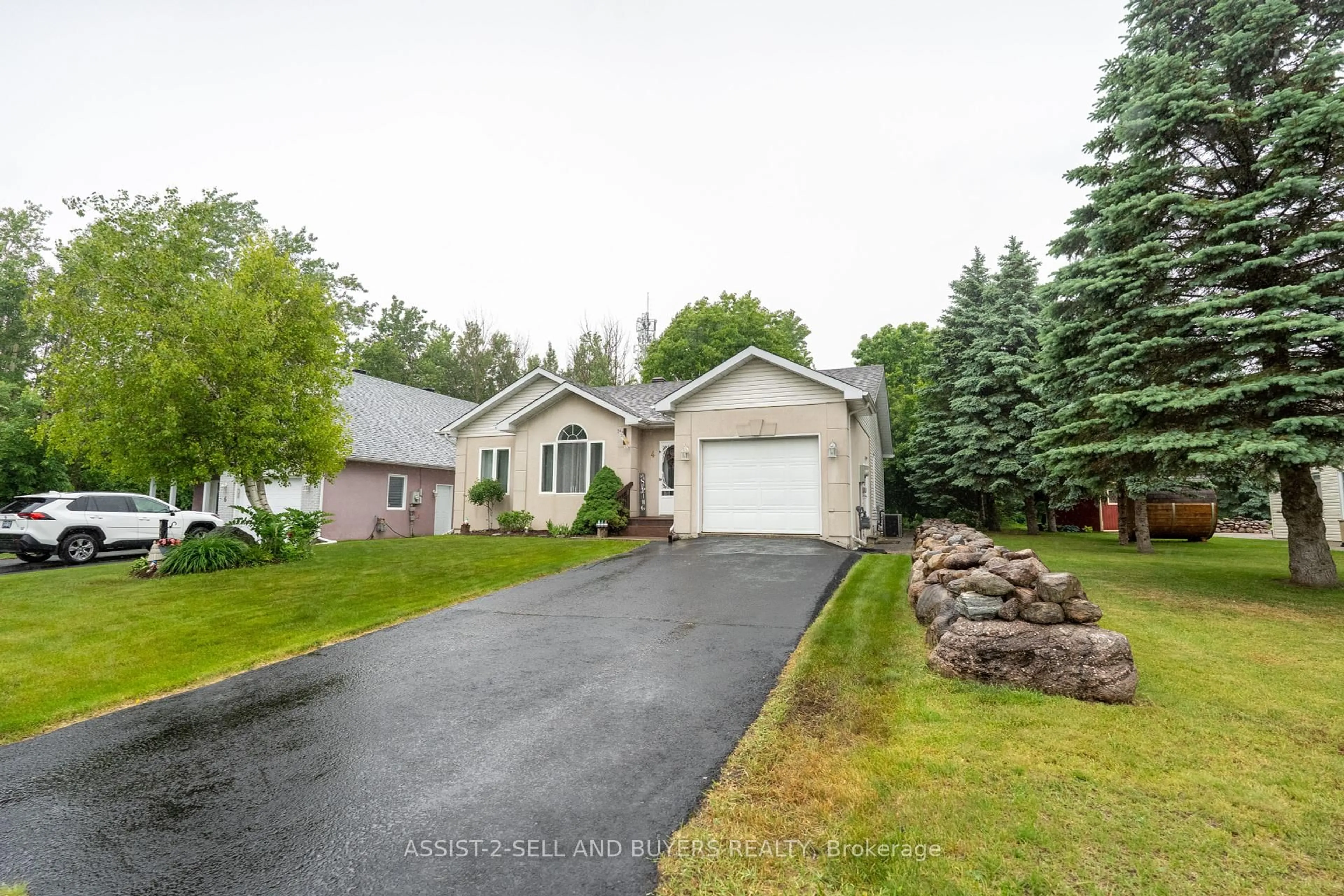 A pic from outside/outdoor area/front of a property/back of a property/a pic from drone, street for 4 Barry St, South Stormont Ontario K0C 1P0