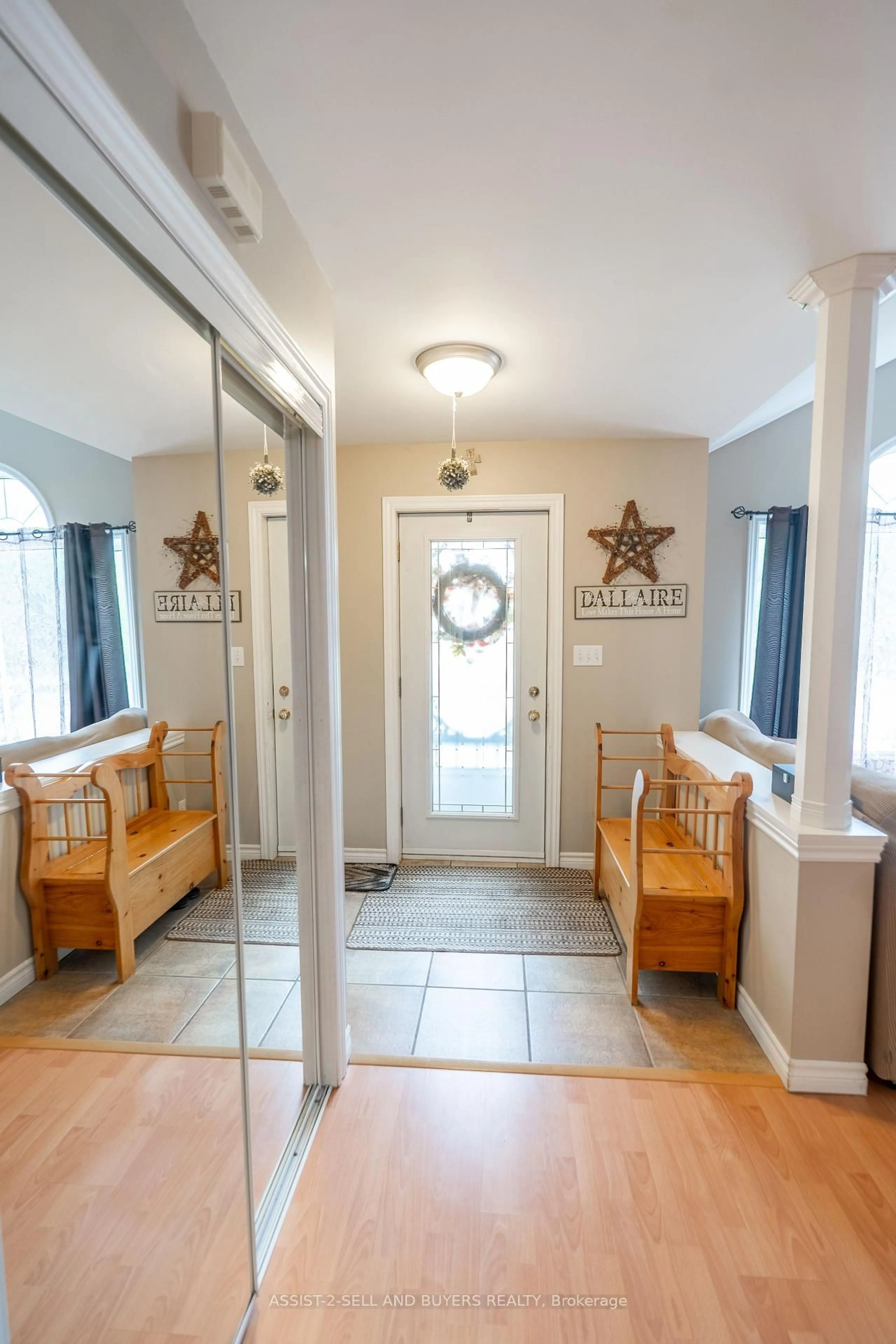 Indoor entryway for 4 Barry St, South Stormont Ontario K0C 1P0