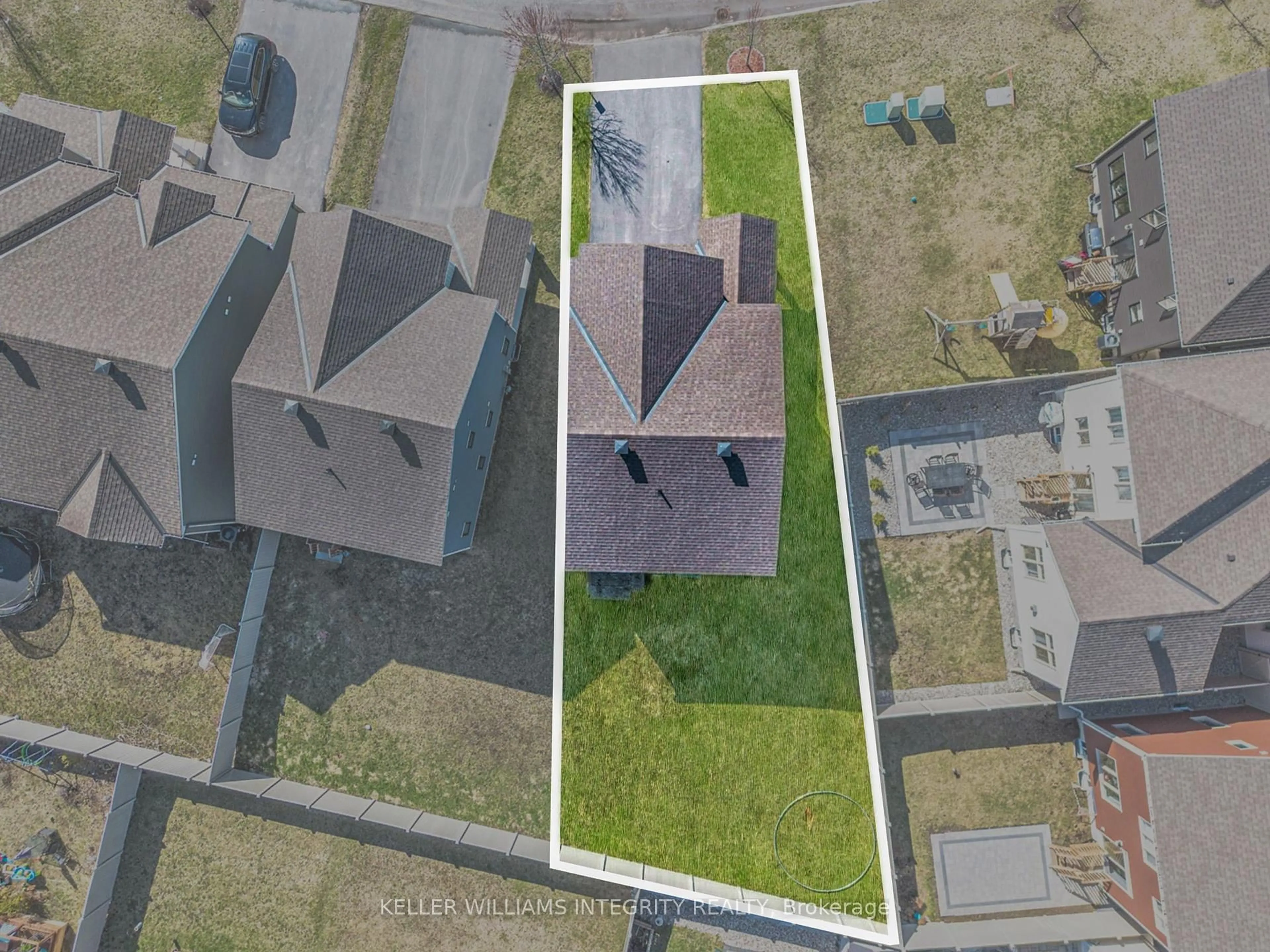 A pic from outside/outdoor area/front of a property/back of a property/a pic from drone, unknown for 278 Haliburton Hts, Ottawa Ontario K2V 0R5