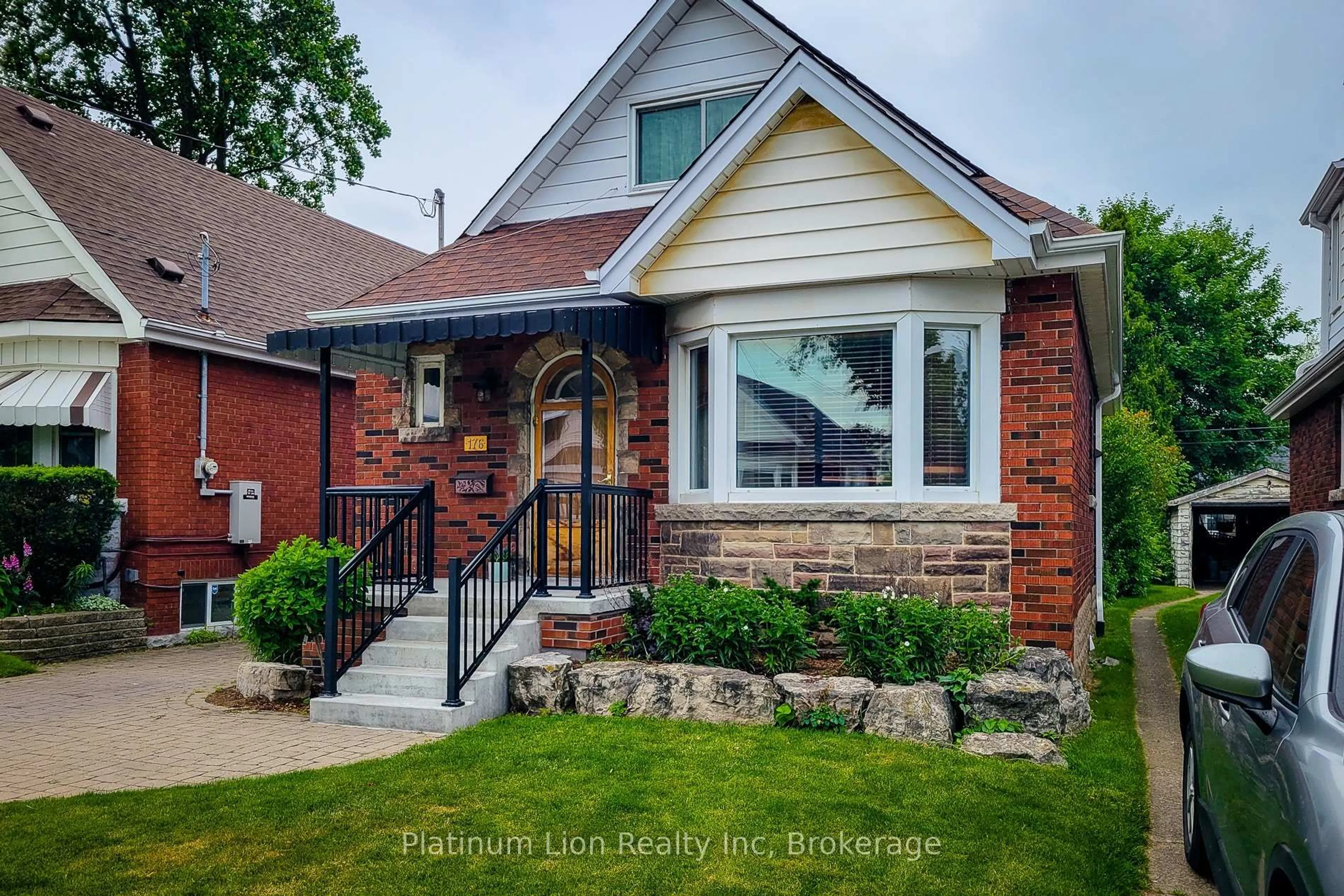 Home with brick exterior material, street for 176 Wexford Ave, Hamilton Ontario L8K 2P2