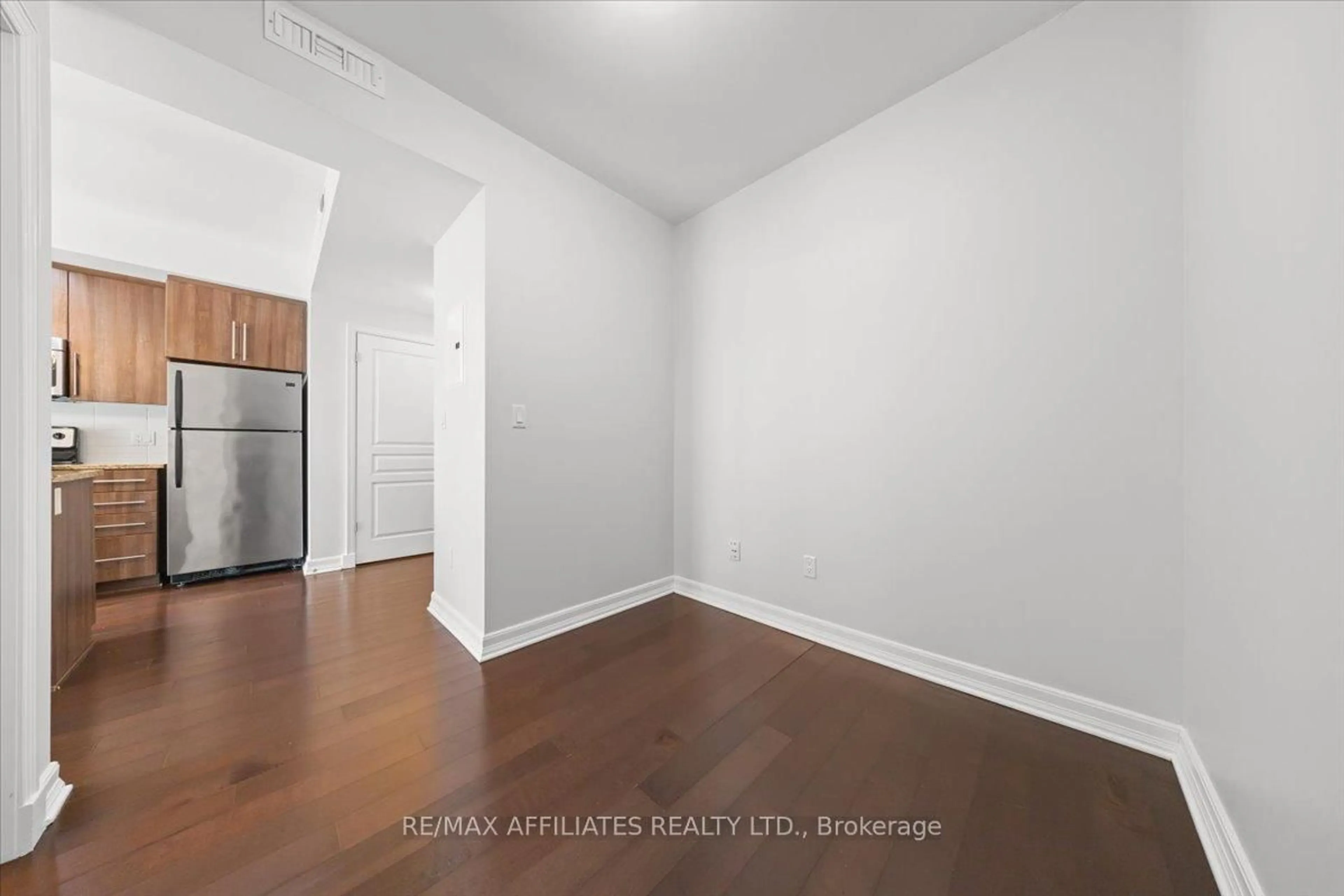 A pic of a room for 238 Besserer St #303, Ottawa Ontario K1N 6B1