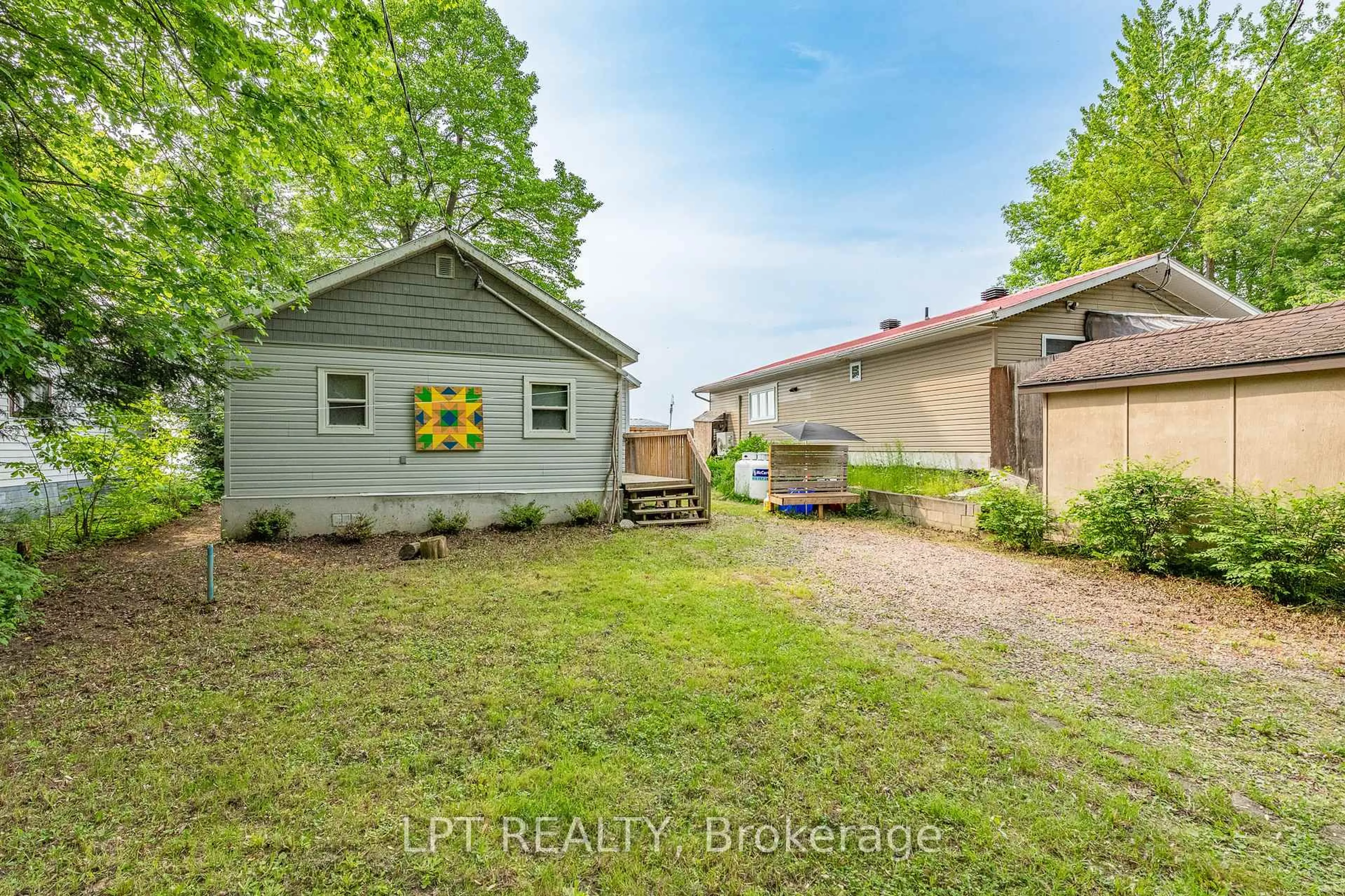 A pic from outside/outdoor area/front of a property/back of a property/a pic from drone, street for 135 Sunset Tr, Pembroke Ontario K8A 6W2