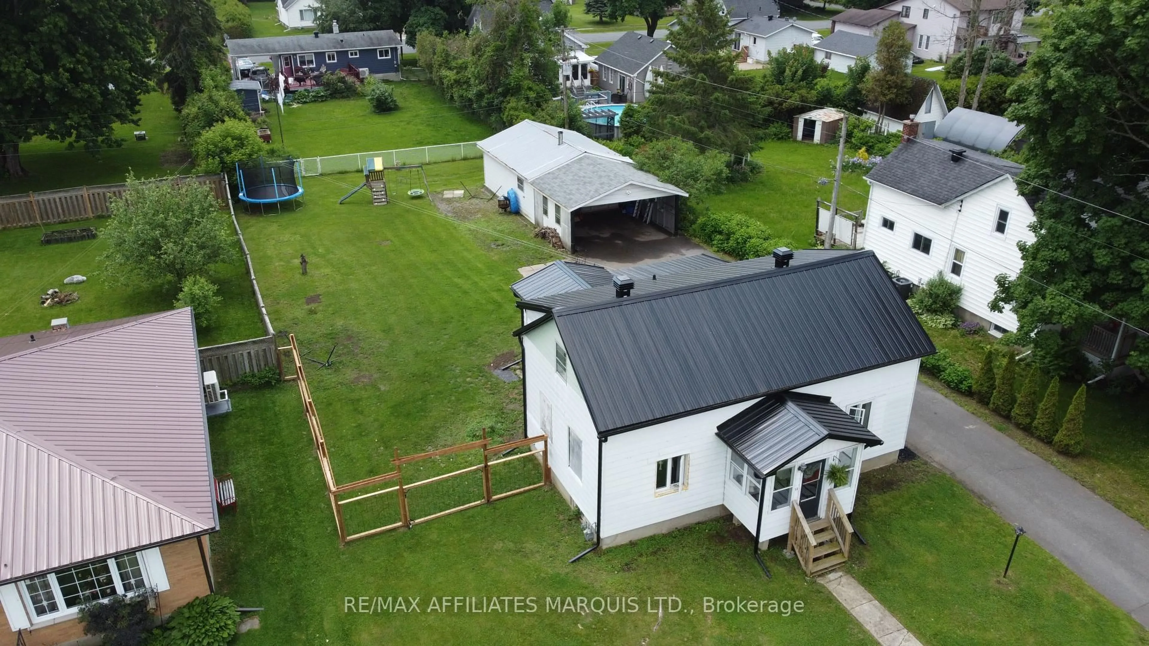 A pic from outside/outdoor area/front of a property/back of a property/a pic from drone, building for 58 Elm St, South Stormont Ontario K0C 1M0