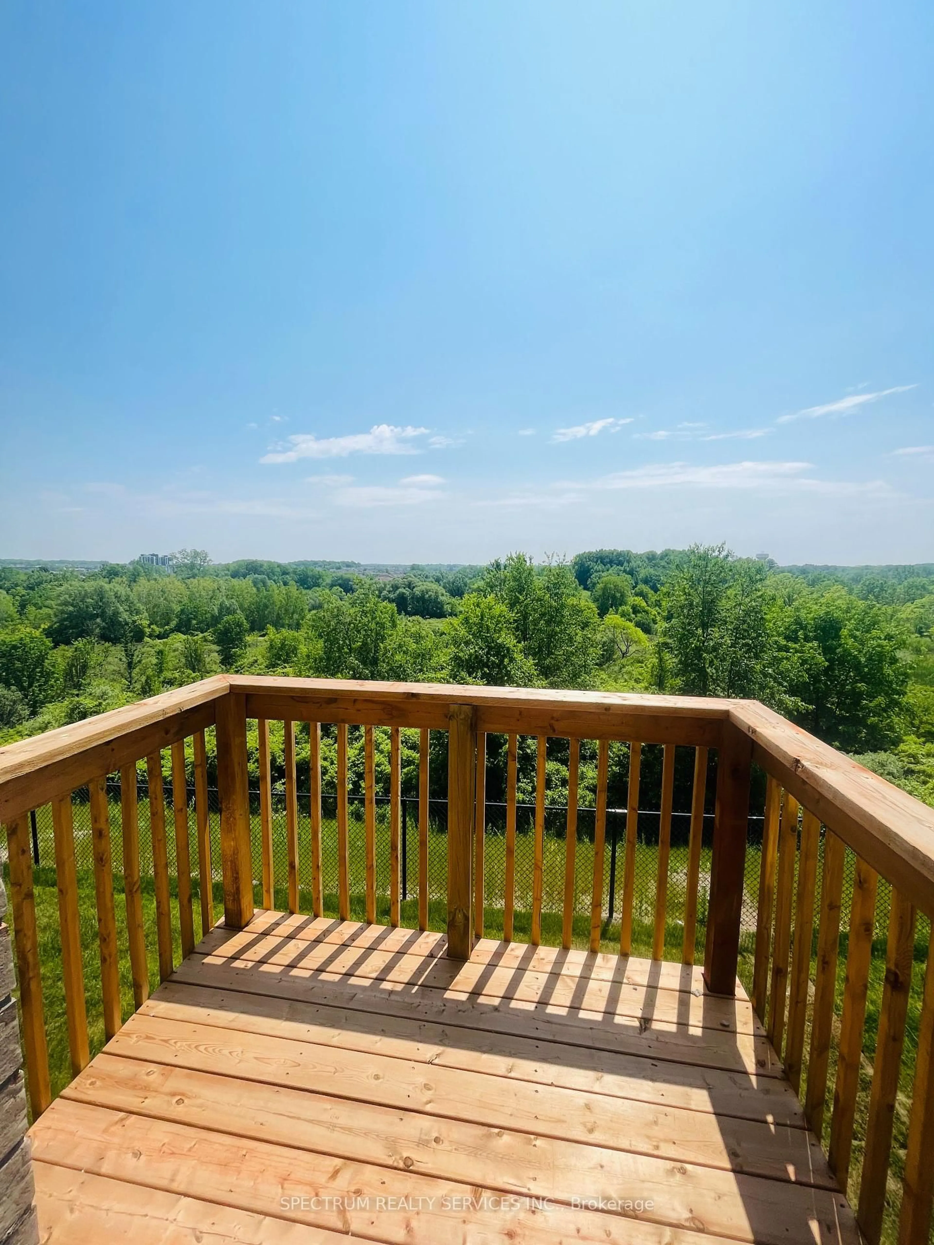 A pic from outside/outdoor area/front of a property/back of a property/a pic from drone, forest/trees view for 620 Colborne St #40, Brantford Ontario N3T 0Y1
