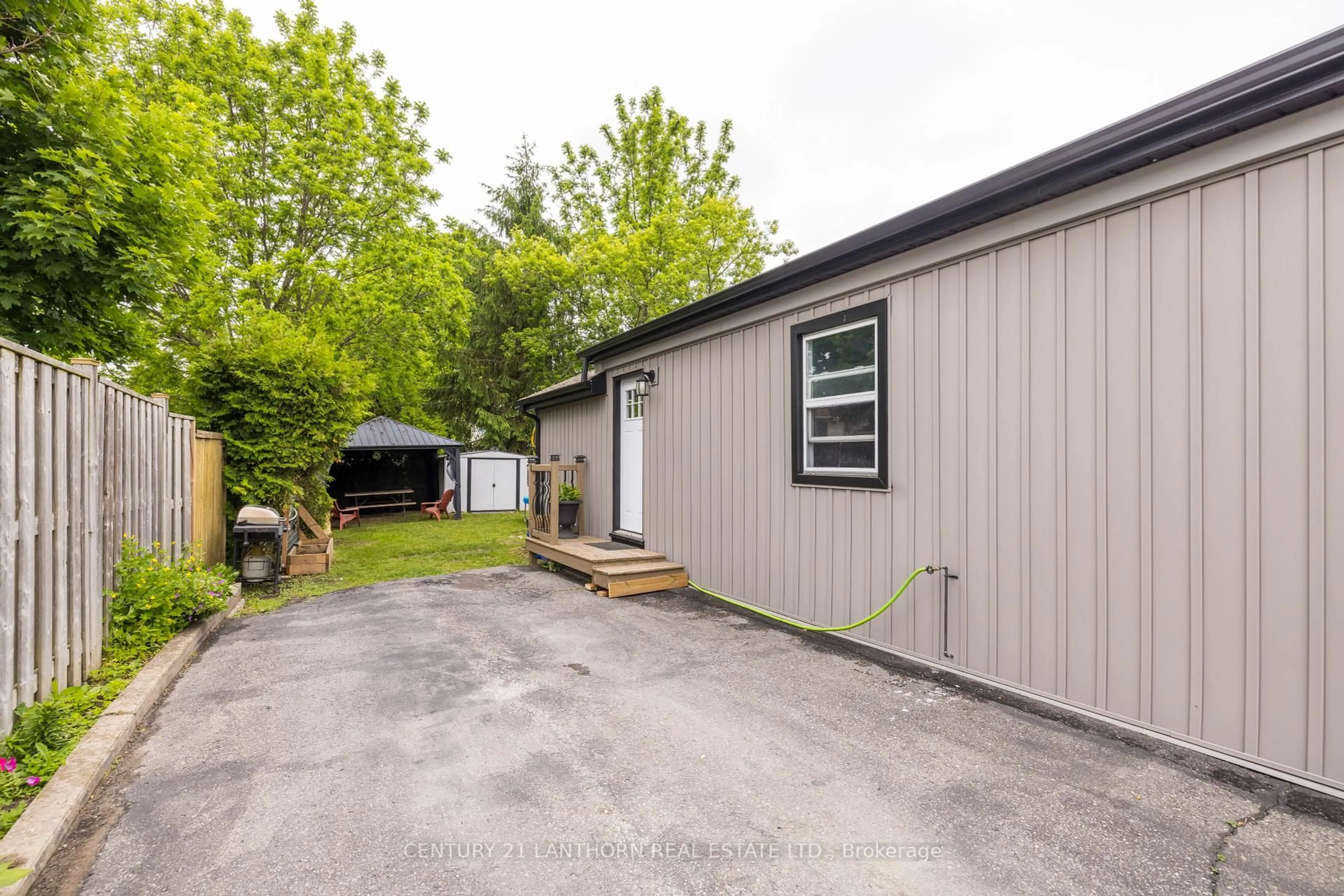 Unknown for 62 George St, Quinte West Ontario K8V 1R6