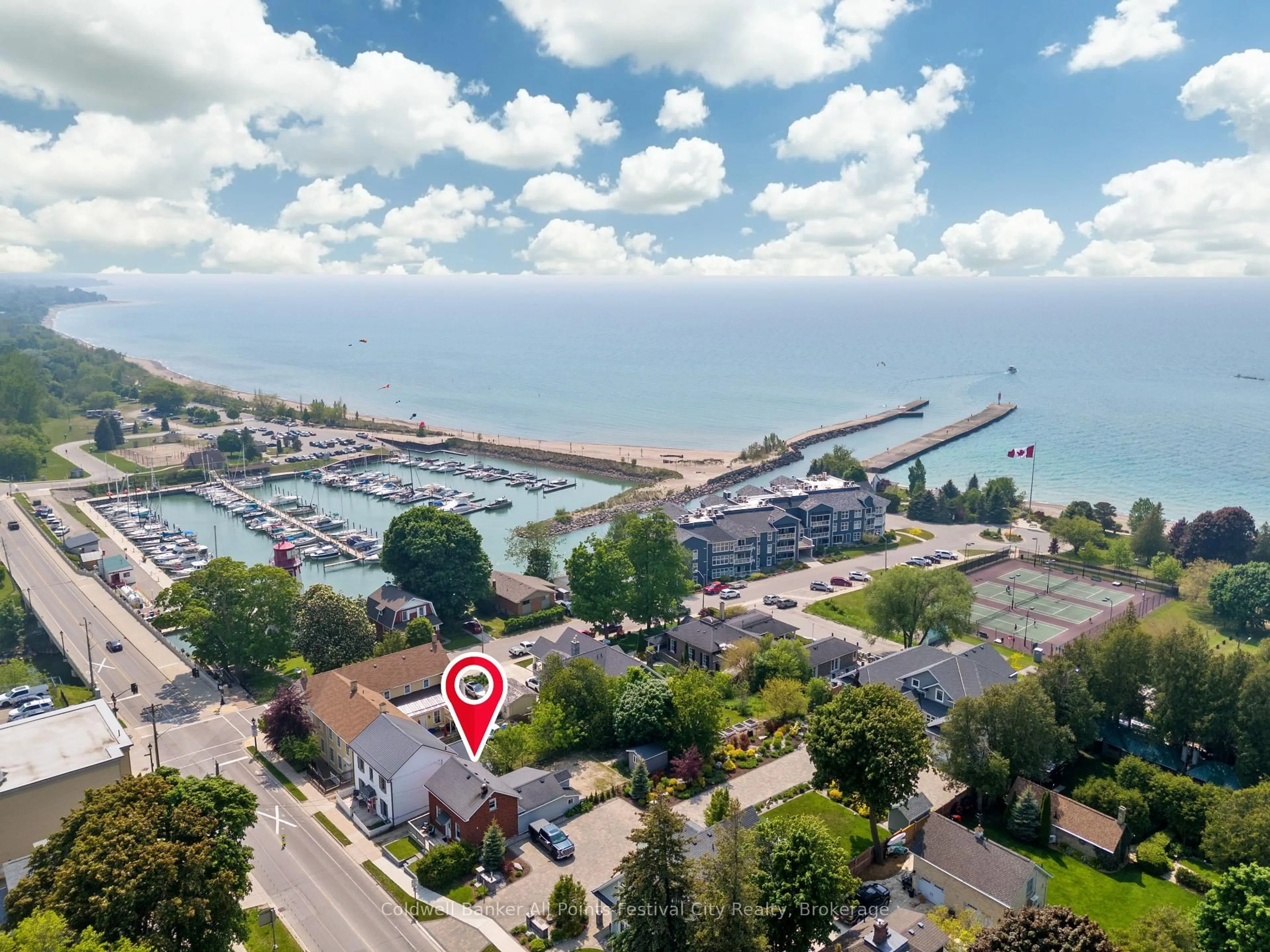A pic from outside/outdoor area/front of a property/back of a property/a pic from drone, water/lake/river/ocean view for 792 Huron Terr, Kincardine Ontario N2Z 2Y1
