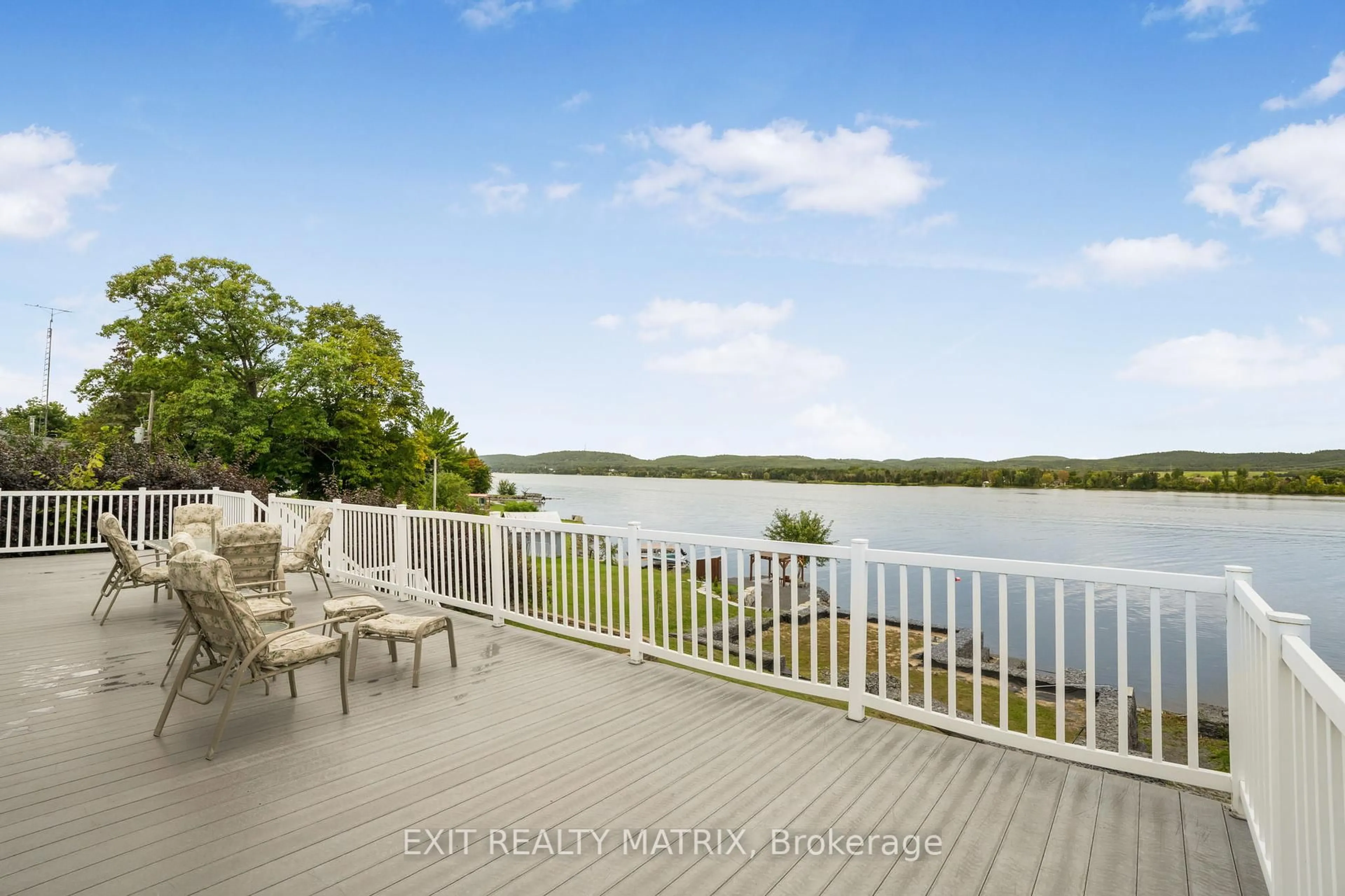 Patio, water/lake/river/ocean view for 2095 Joseph St, Alfred and Plantagenet Ontario K0B 1J0