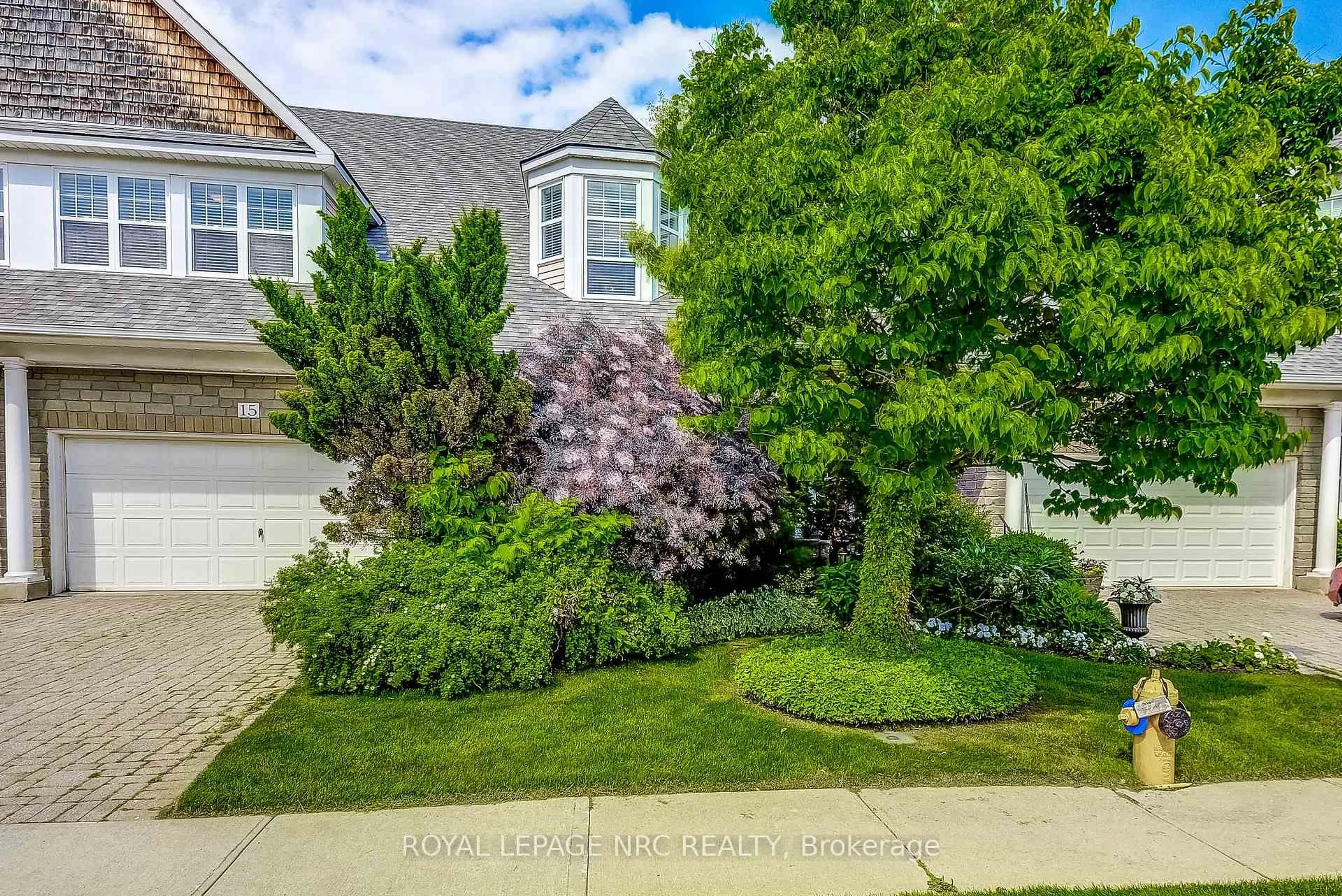 A pic from outside/outdoor area/front of a property/back of a property/a pic from drone, street for 15 SHAWS Lane, Niagara-on-the-Lake Ontario L0S 1J0