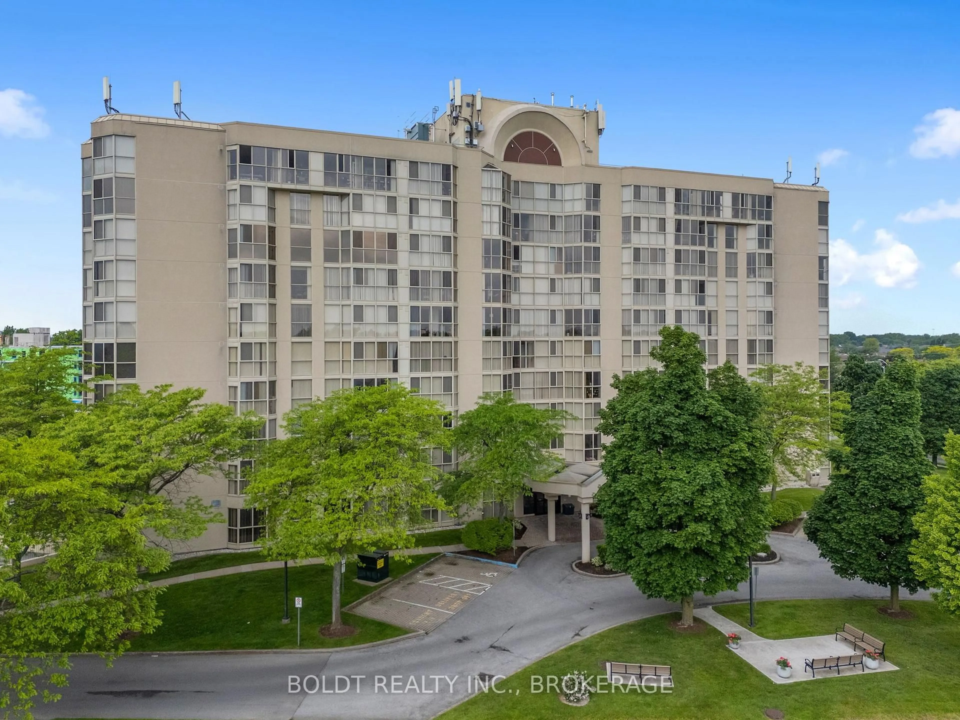 A pic from outside/outdoor area/front of a property/back of a property/a pic from drone, city buildings view from balcony for 162 Martindale Rd #104, St. Catharines Ontario L2S 3S4