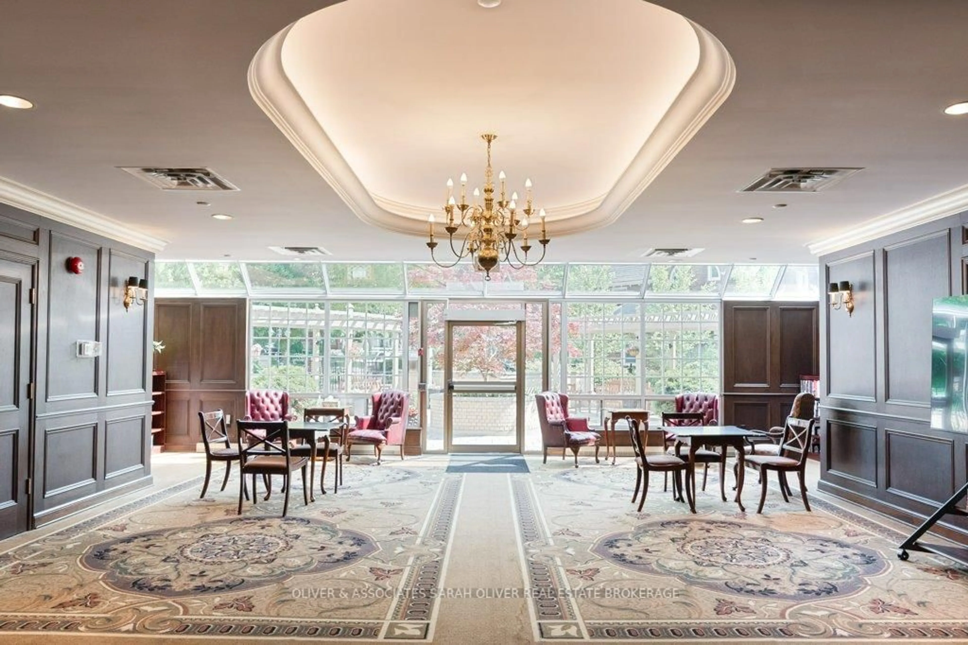 Lobby for 250 Sydenham St #210, London East Ontario N6A 5S1