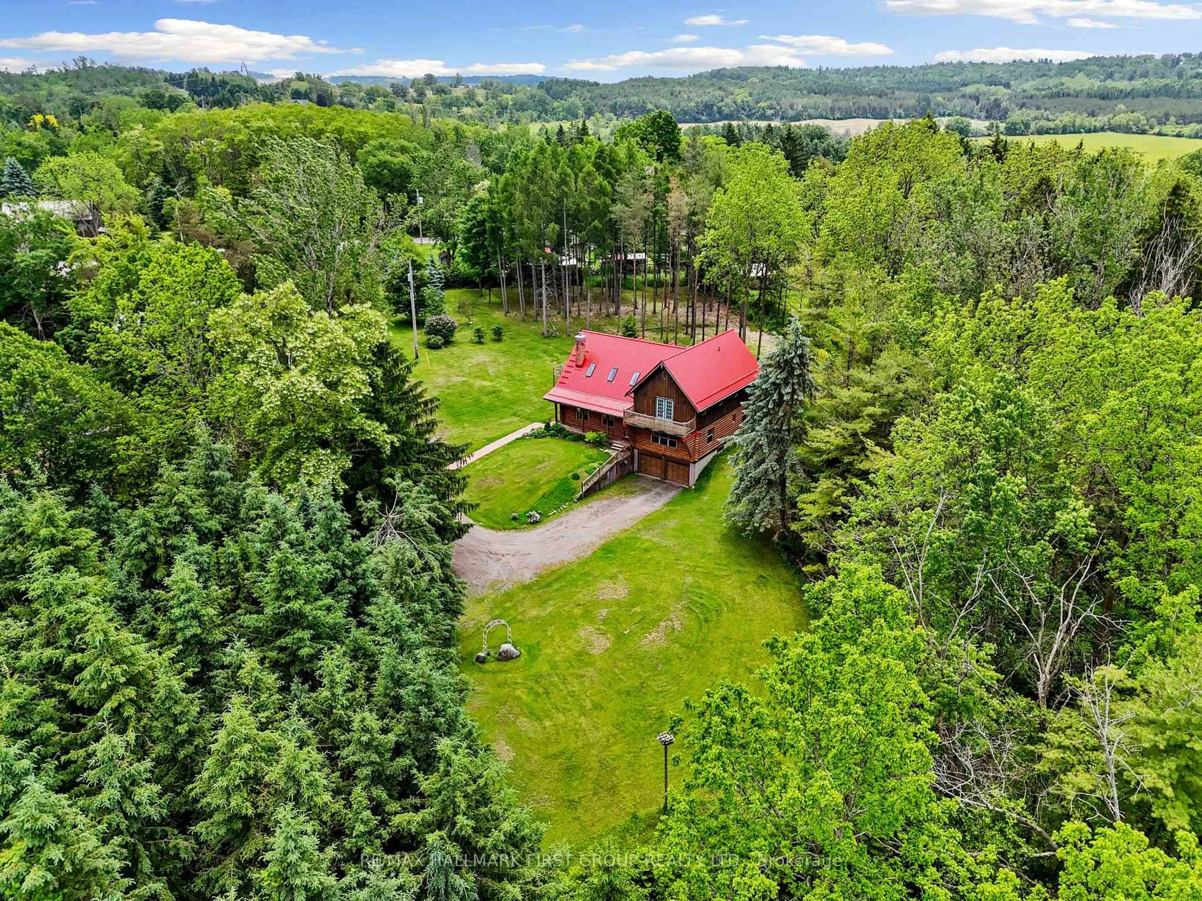 A pic from outside/outdoor area/front of a property/back of a property/a pic from drone, unknown for 8620 Lander Rd, Hamilton Township Ontario K0K 2E0