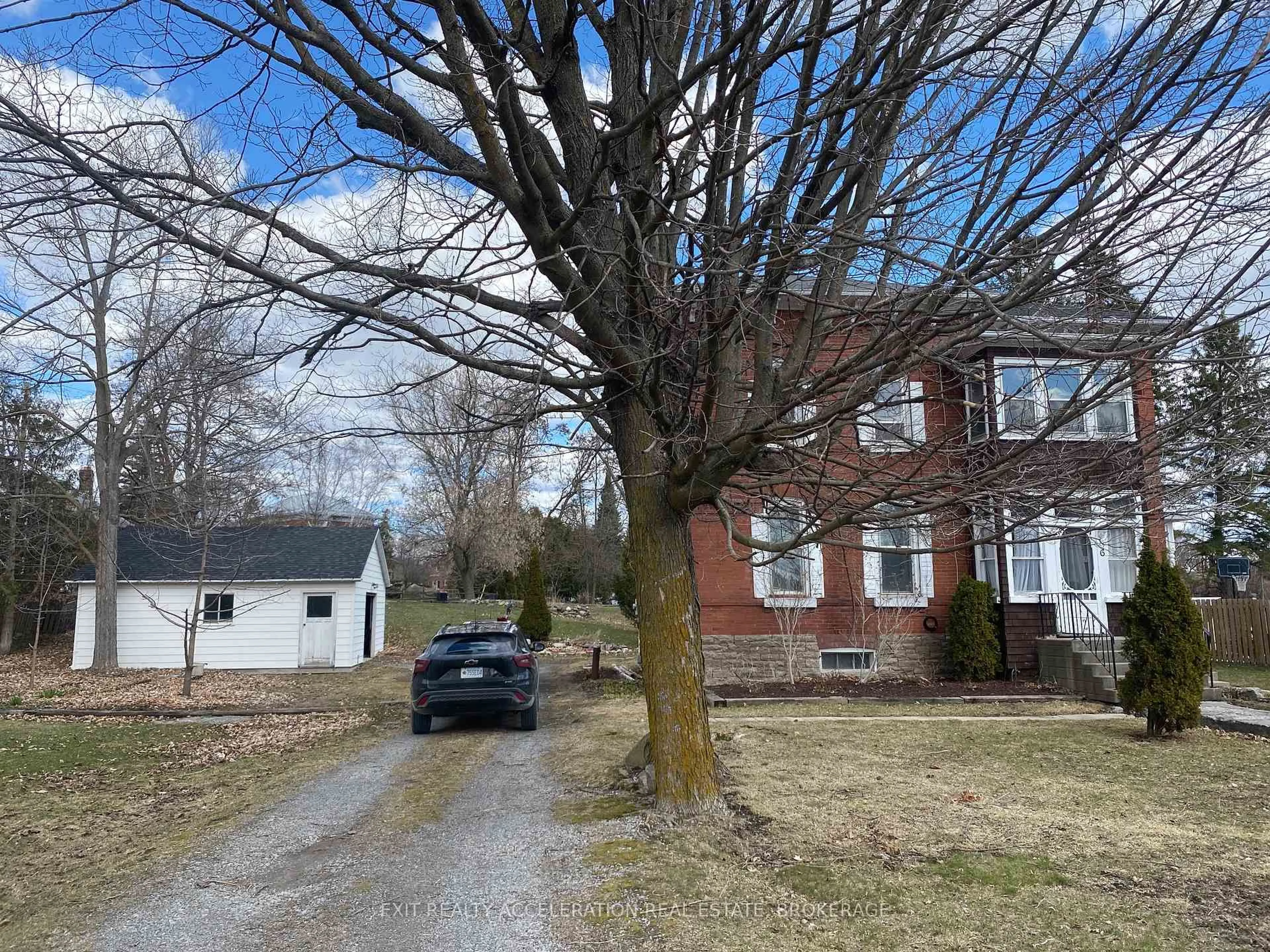 A pic from outside/outdoor area/front of a property/back of a property/a pic from drone, street for 6 Ottawa St, Tamworth Ontario K0K 3G0