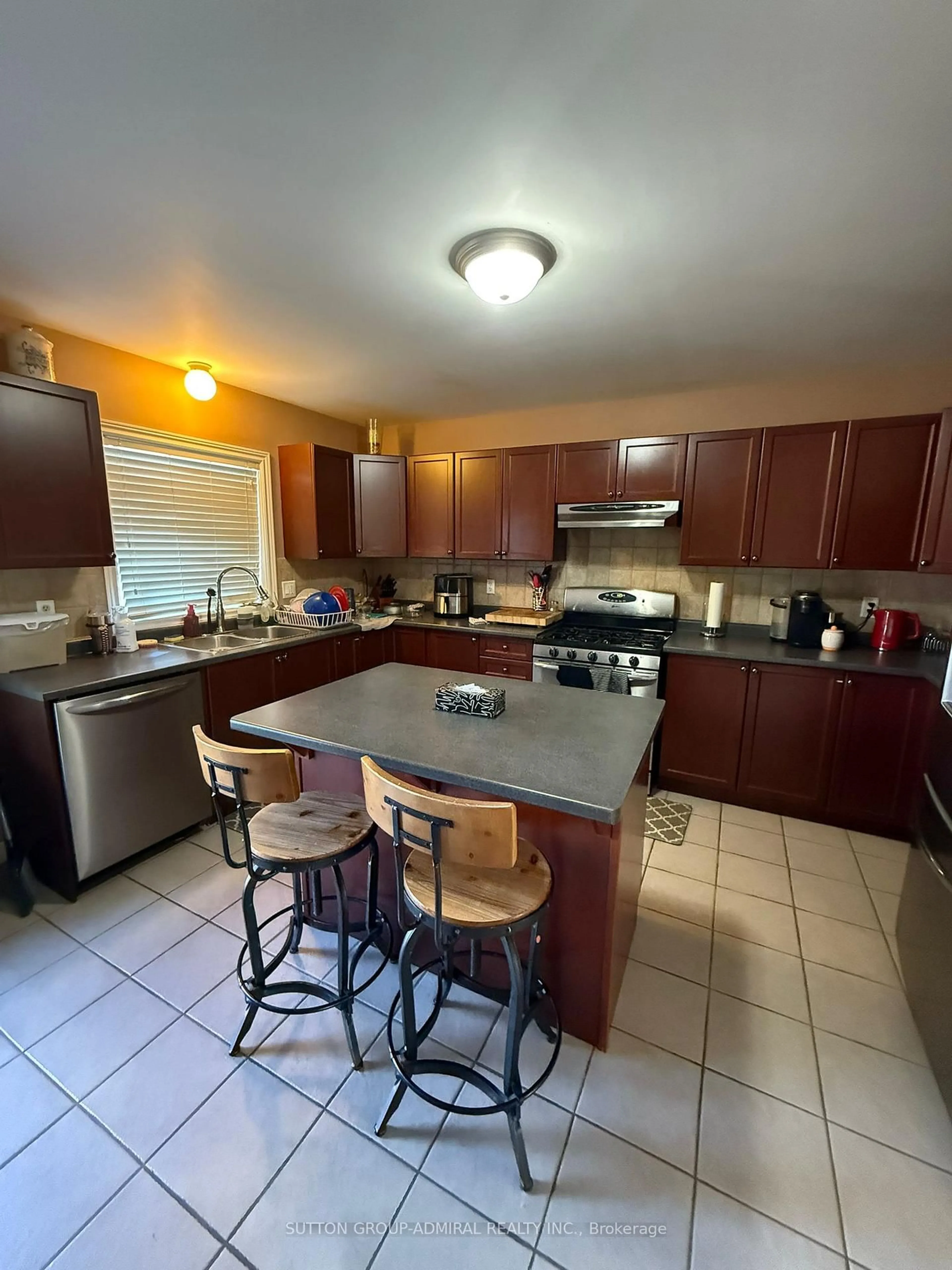 Unknown for 39 Draper St, Brantford Ontario N3T 6R1