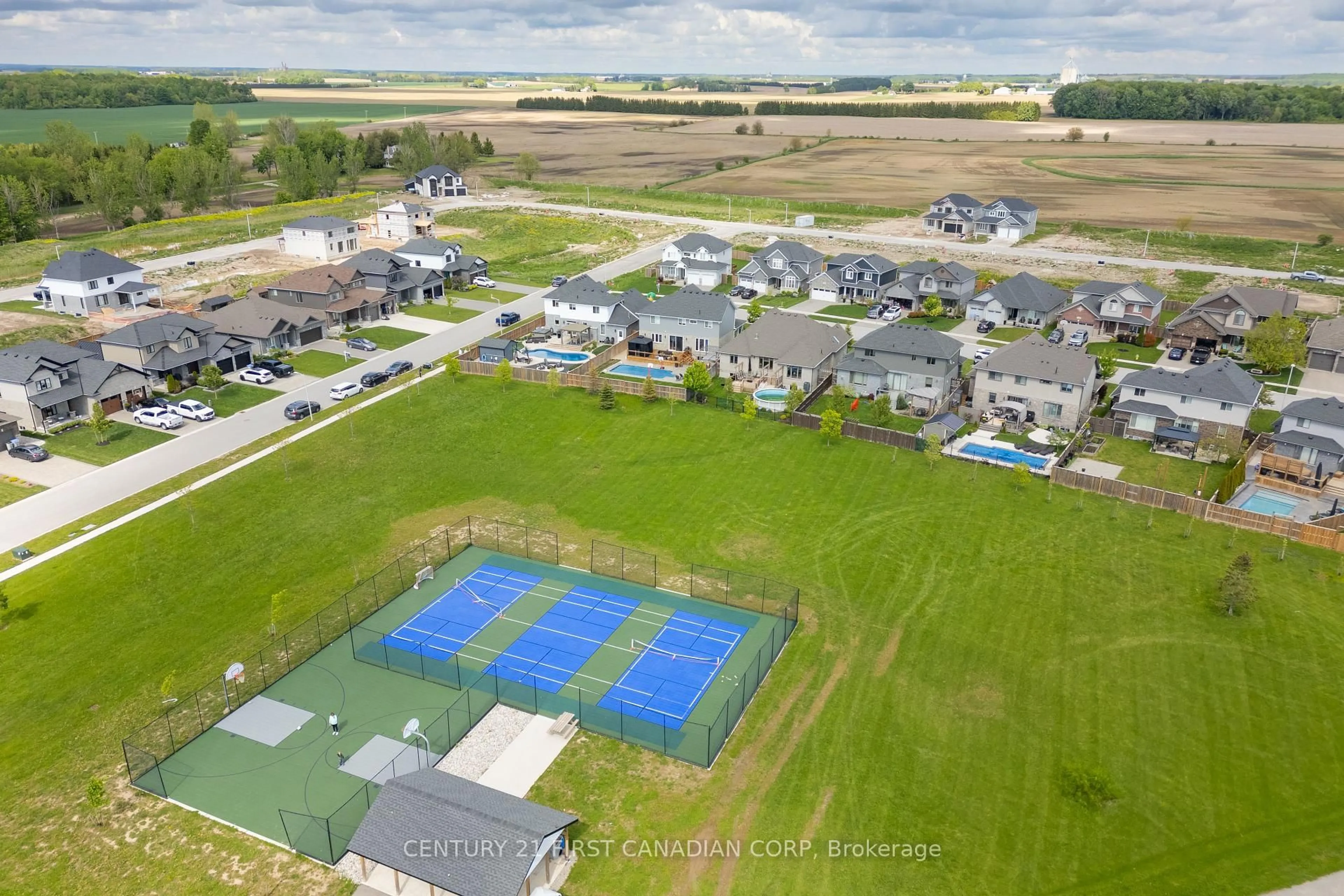 A pic from outside/outdoor area/front of a property/back of a property/a pic from drone, unknown for 191 Spencer Ave, Lucan Biddulph Ontario N0M 2J0