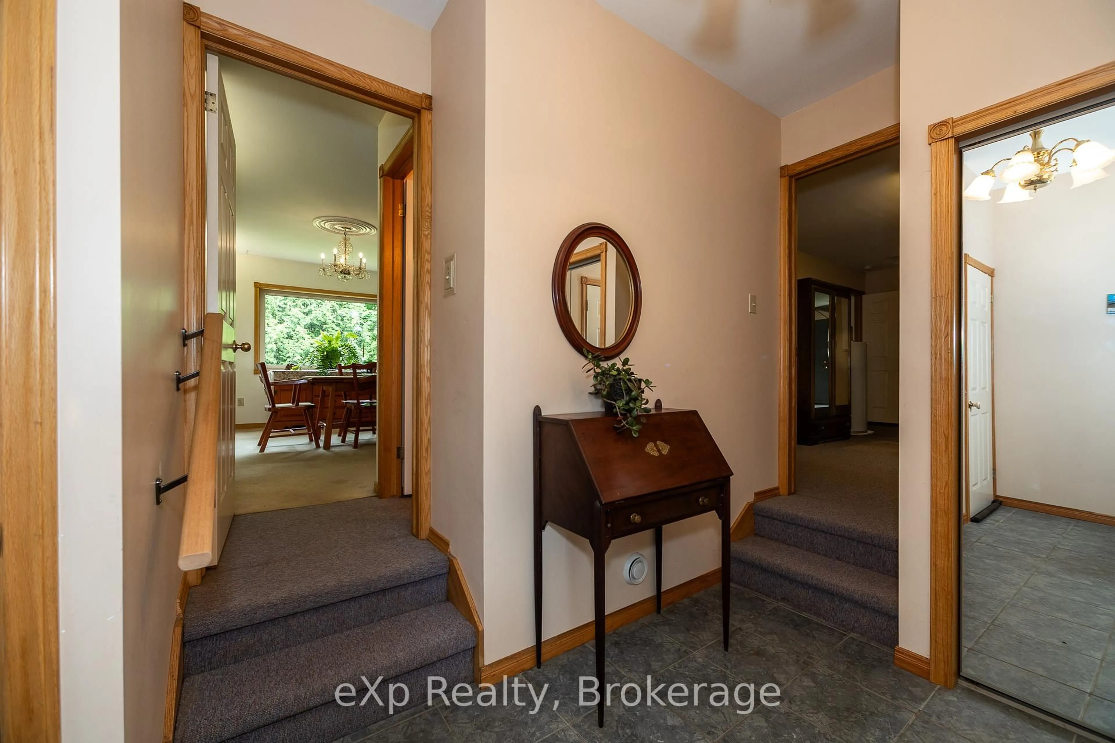 Indoor entryway for 64 Garafraxa St, Chatsworth Ontario N0H 1G0