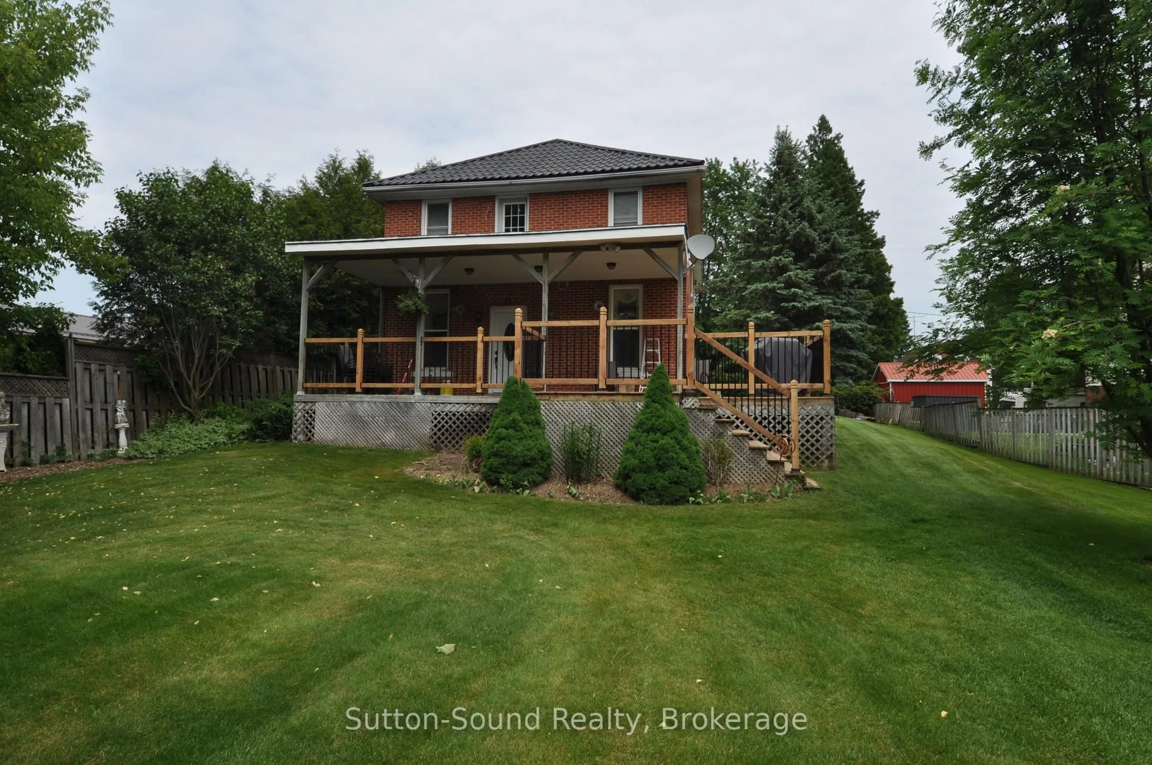 A pic from outside/outdoor area/front of a property/back of a property/a pic from drone, unknown for 77 Highway 10 Highway, Chatsworth Ontario N0H 1G0