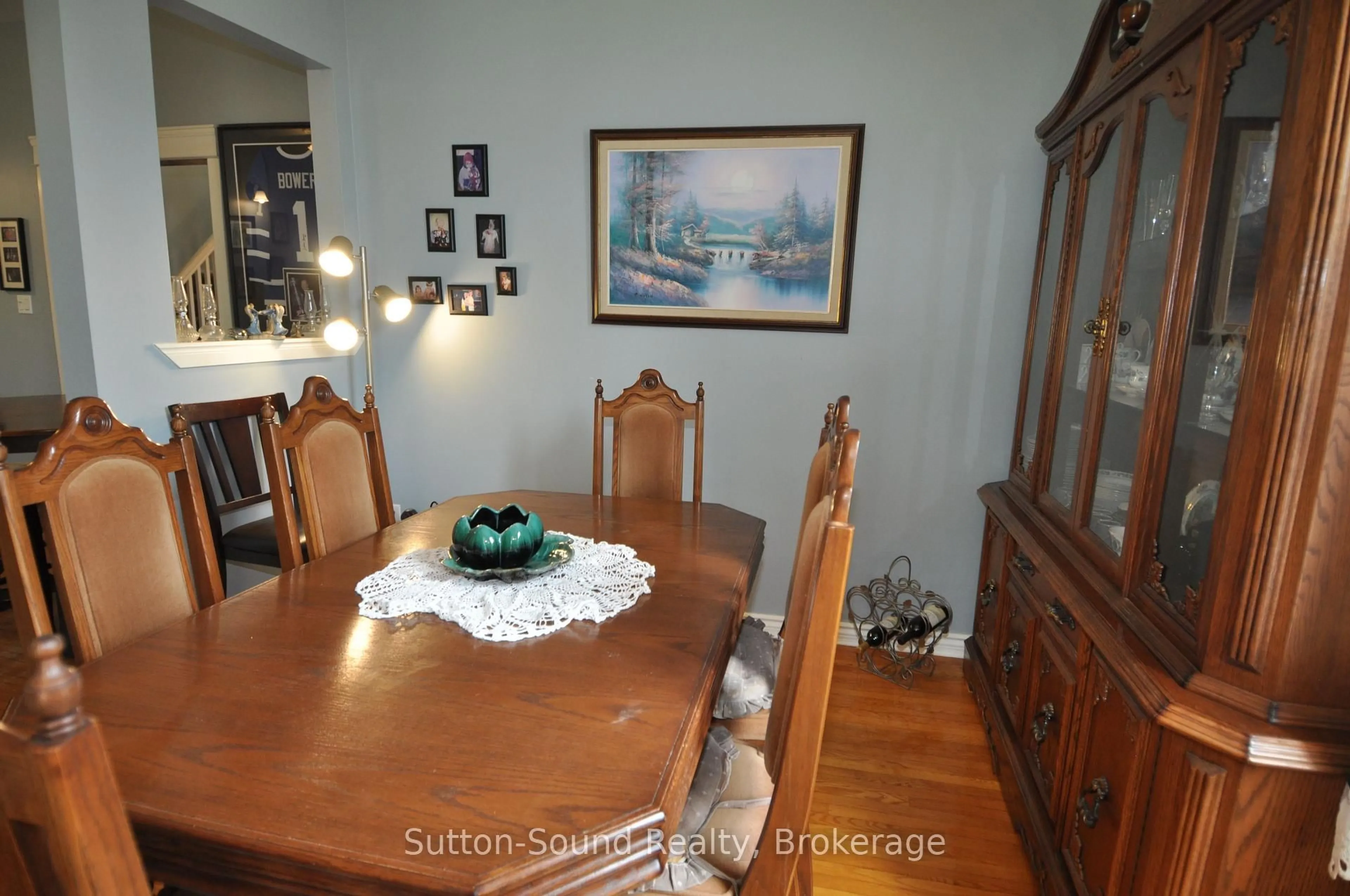 Dining room, wood/laminate floor for 77 Highway 10 Highway, Chatsworth Ontario N0H 1G0