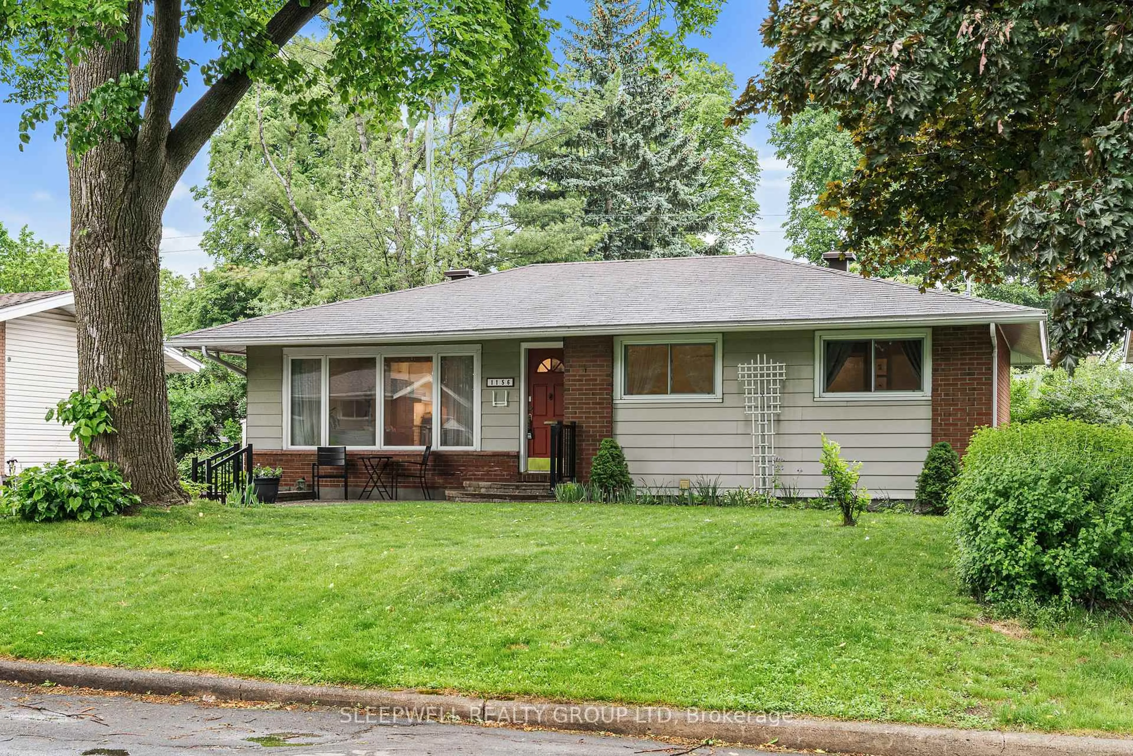 Home with vinyl exterior material, street for 1156 Maybank St, Ottawa Ontario K2C 2W6