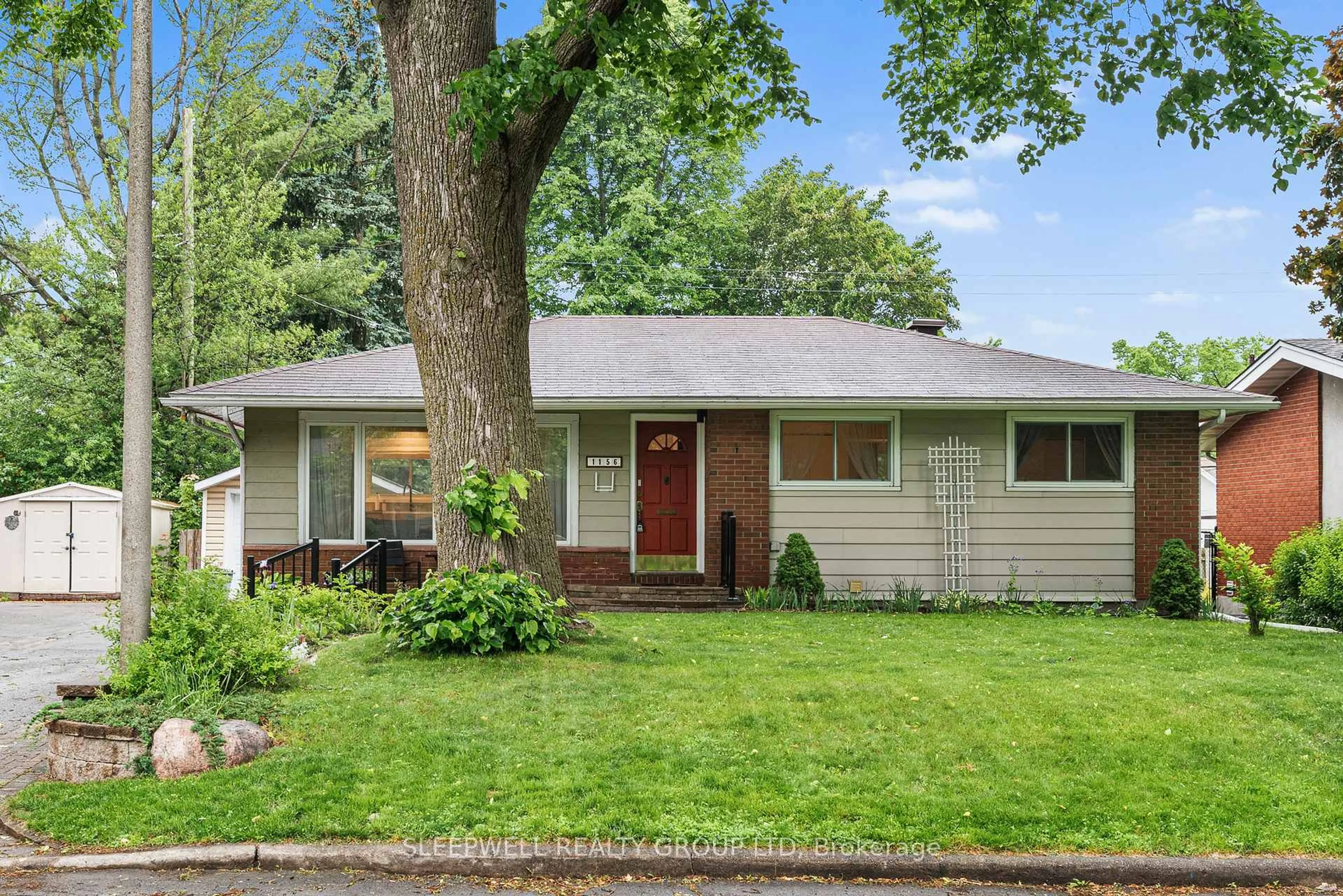 Home with vinyl exterior material, street for 1156 Maybank St, Ottawa Ontario K2C 2W6