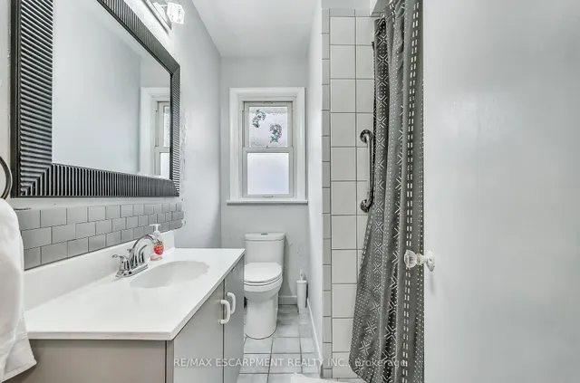 Additional property image - 379 East 18th St
