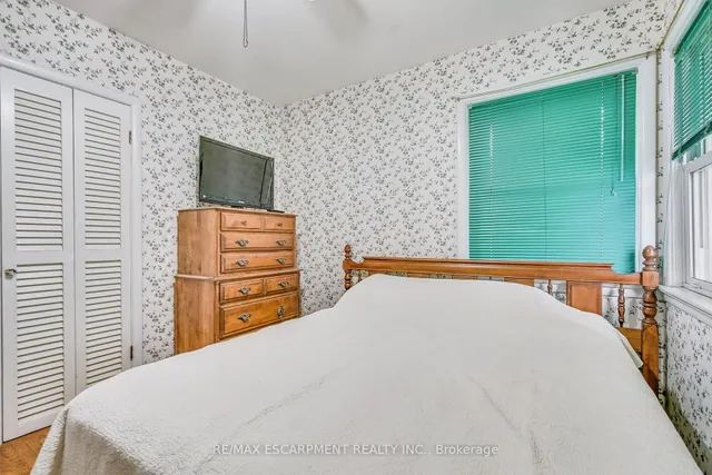 Additional property image - 379 East 18th St