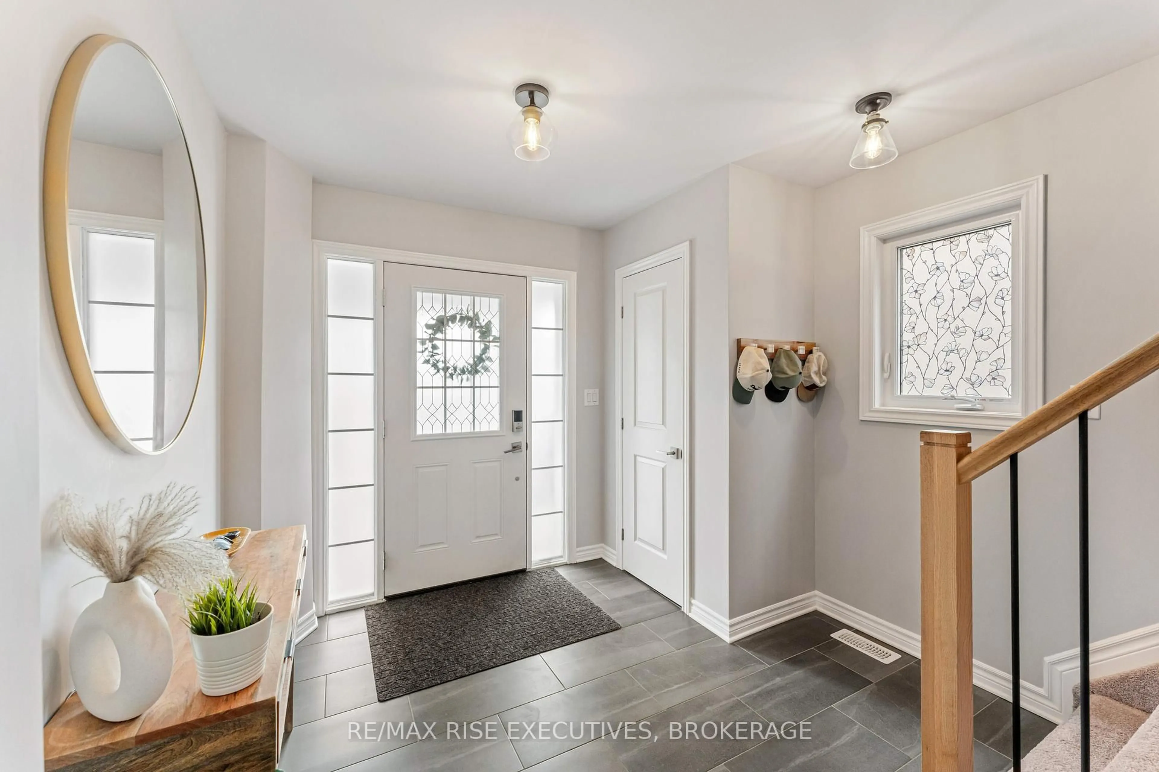 Indoor entryway for 22 Tegan Crt, Bissett Creek Ontario K0H 2H0