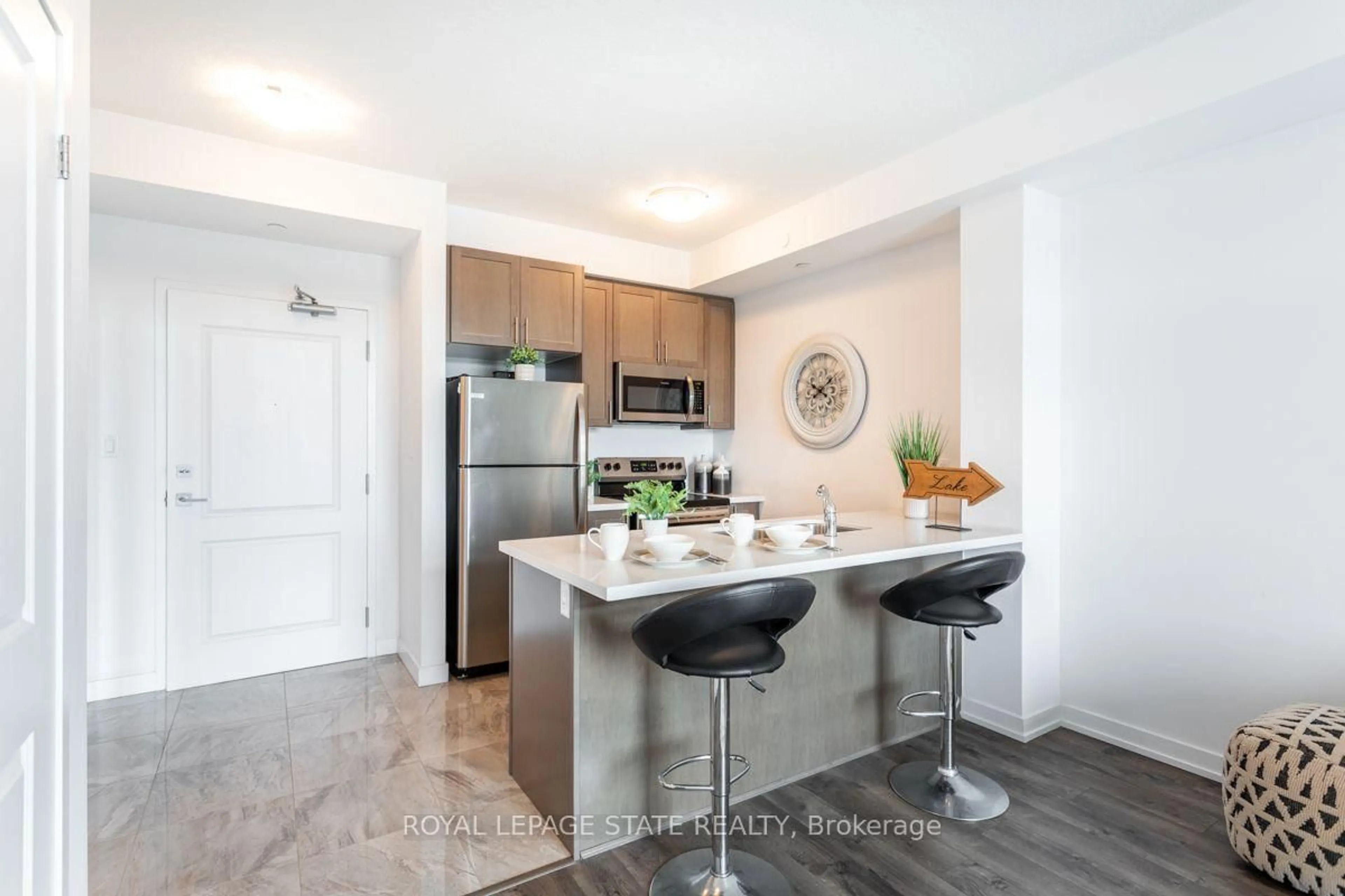 Open concept kitchen, unknown for 101 Shoreview Pl #318, Hamilton Ontario L8E 6K4