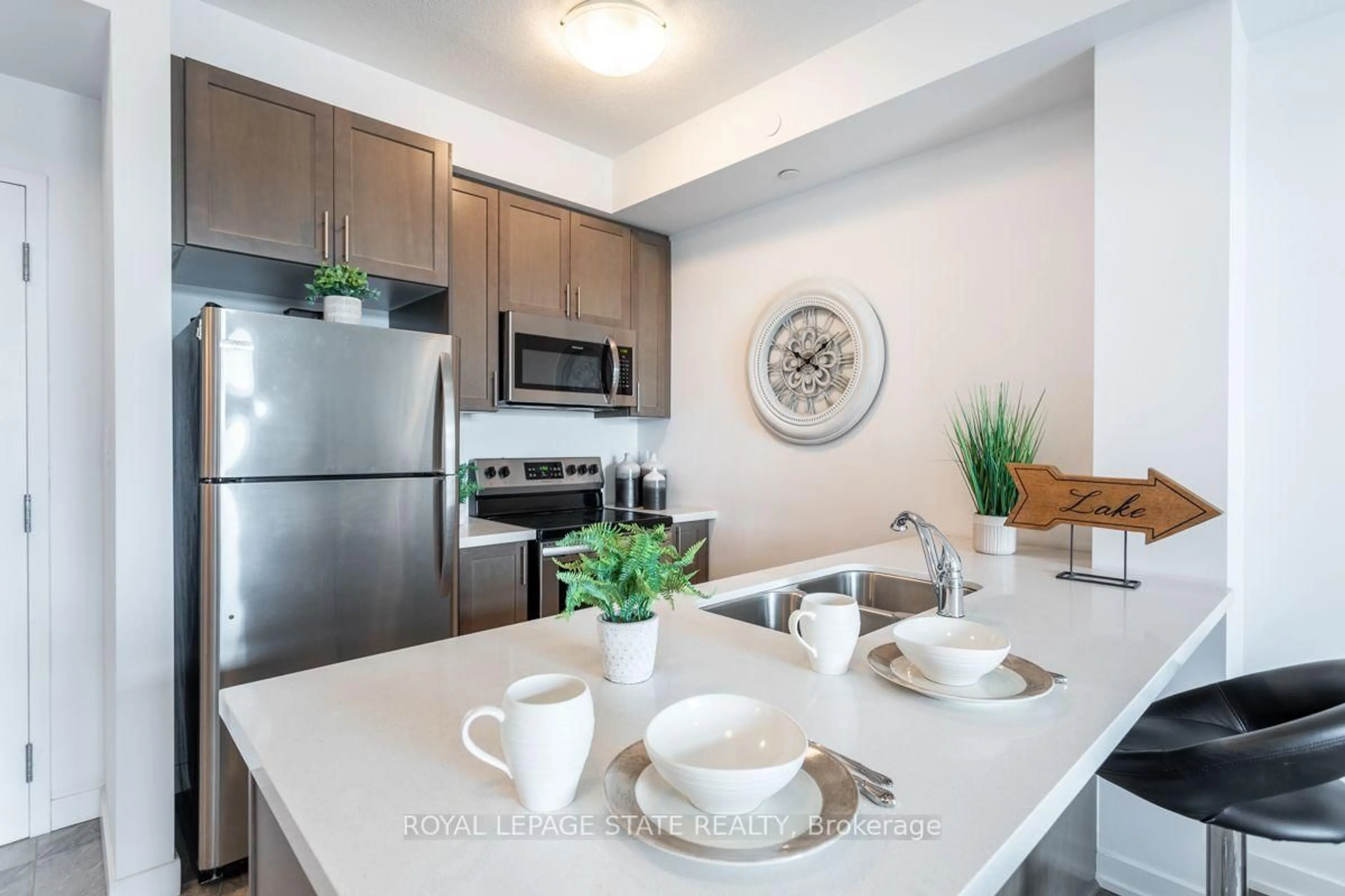 Open concept kitchen, unknown for 101 Shoreview Pl #318, Hamilton Ontario L8E 6K4