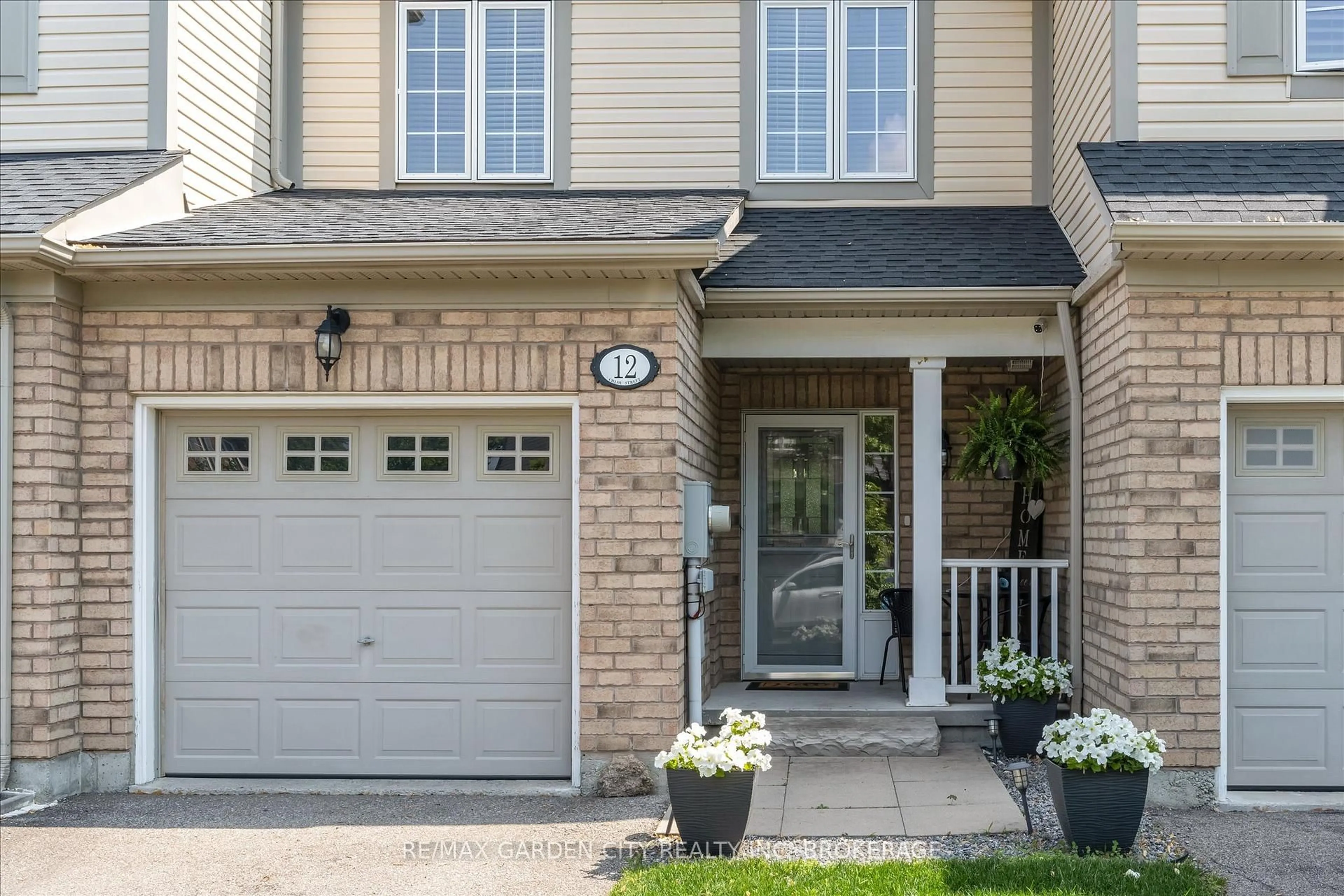 Unknown for 12 CHLOE St, St. Catharines Ontario L2P 0A6