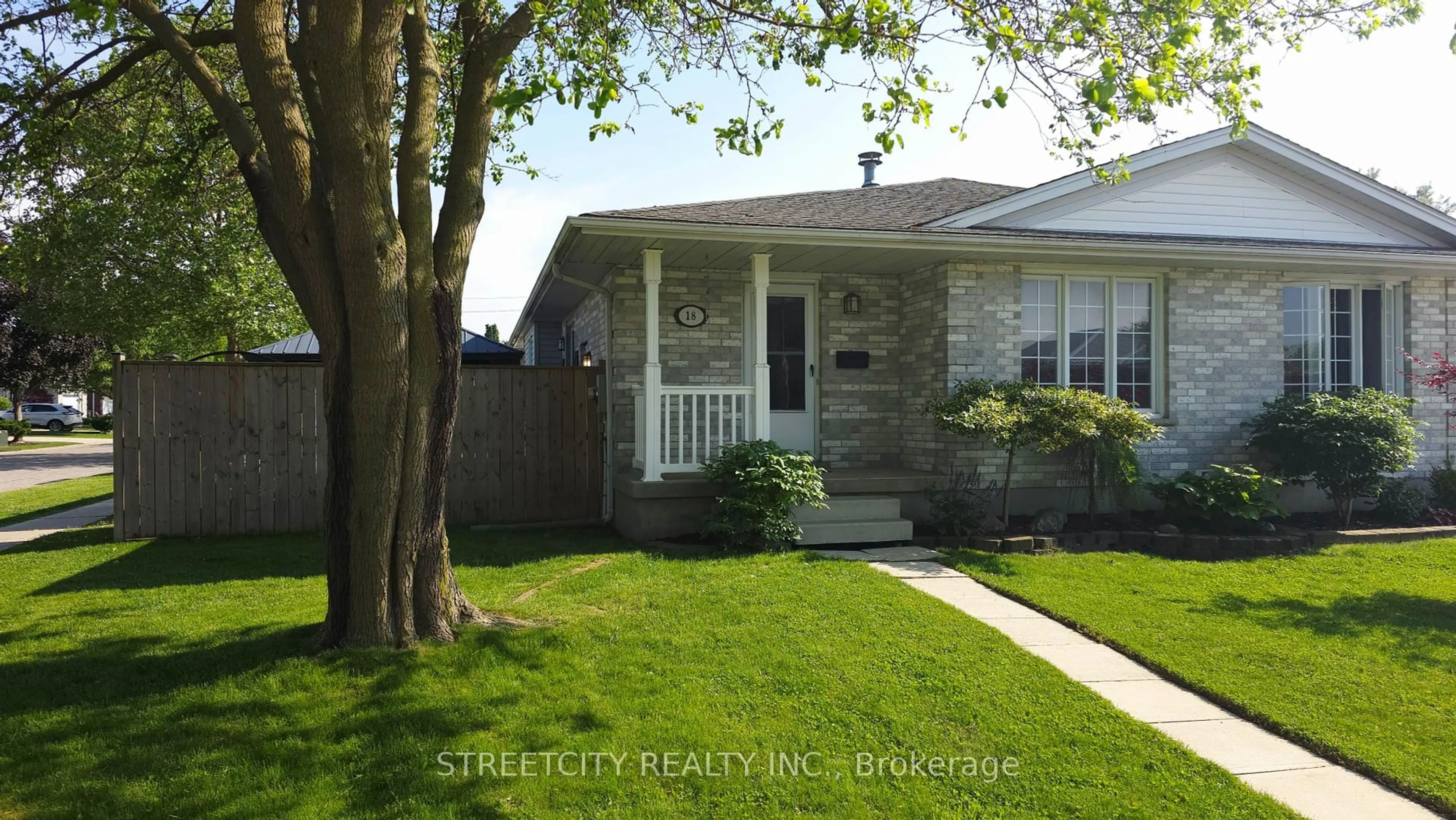 Unknown for 18 Rodney Cres, St. Thomas Ontario N5R 6E1