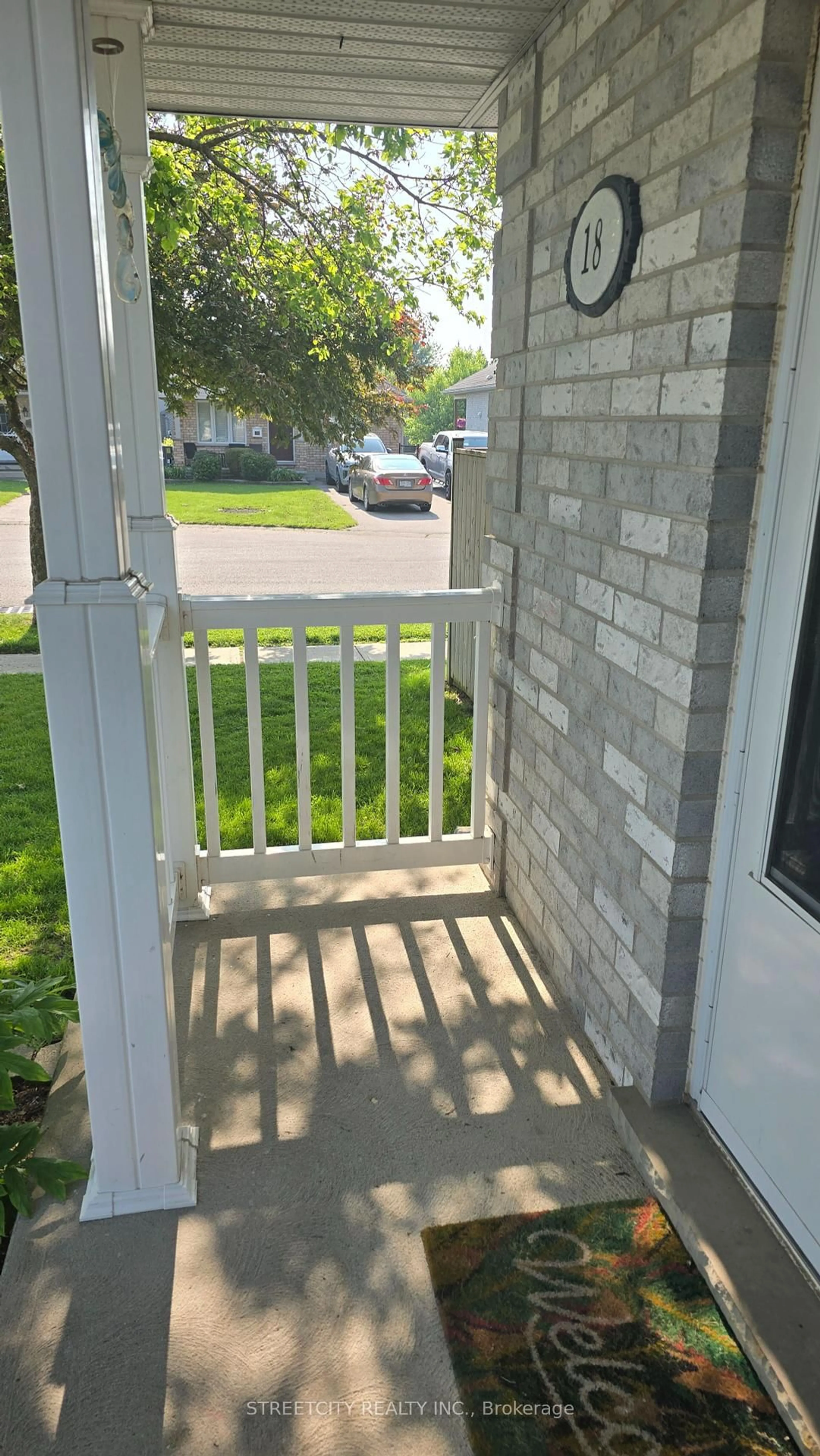 Unknown for 18 Rodney Cres, St. Thomas Ontario N5R 6E1