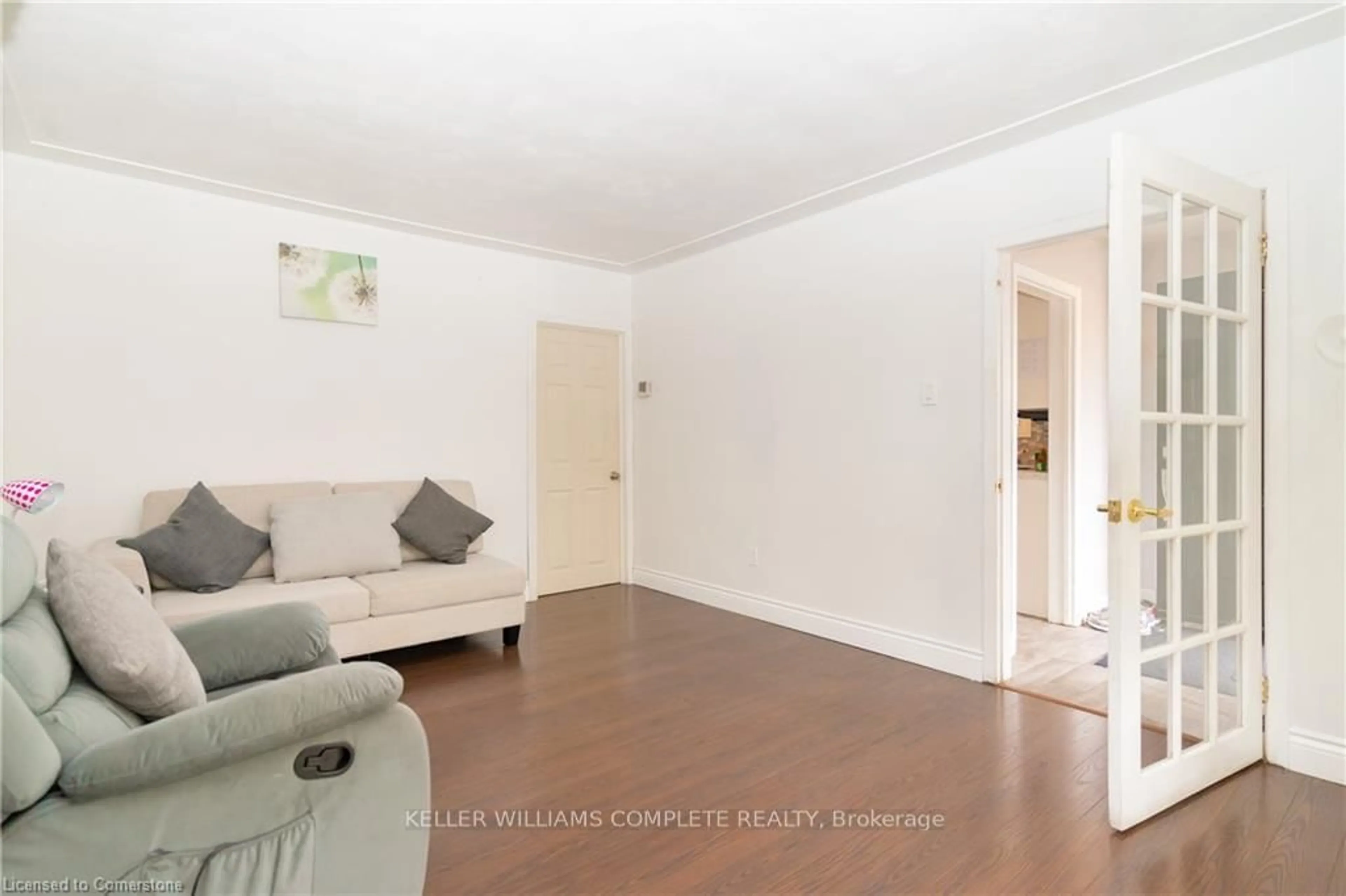 A pic of a room for 574 Upper Sherman Ave, Hamilton Ontario L8V 3M1