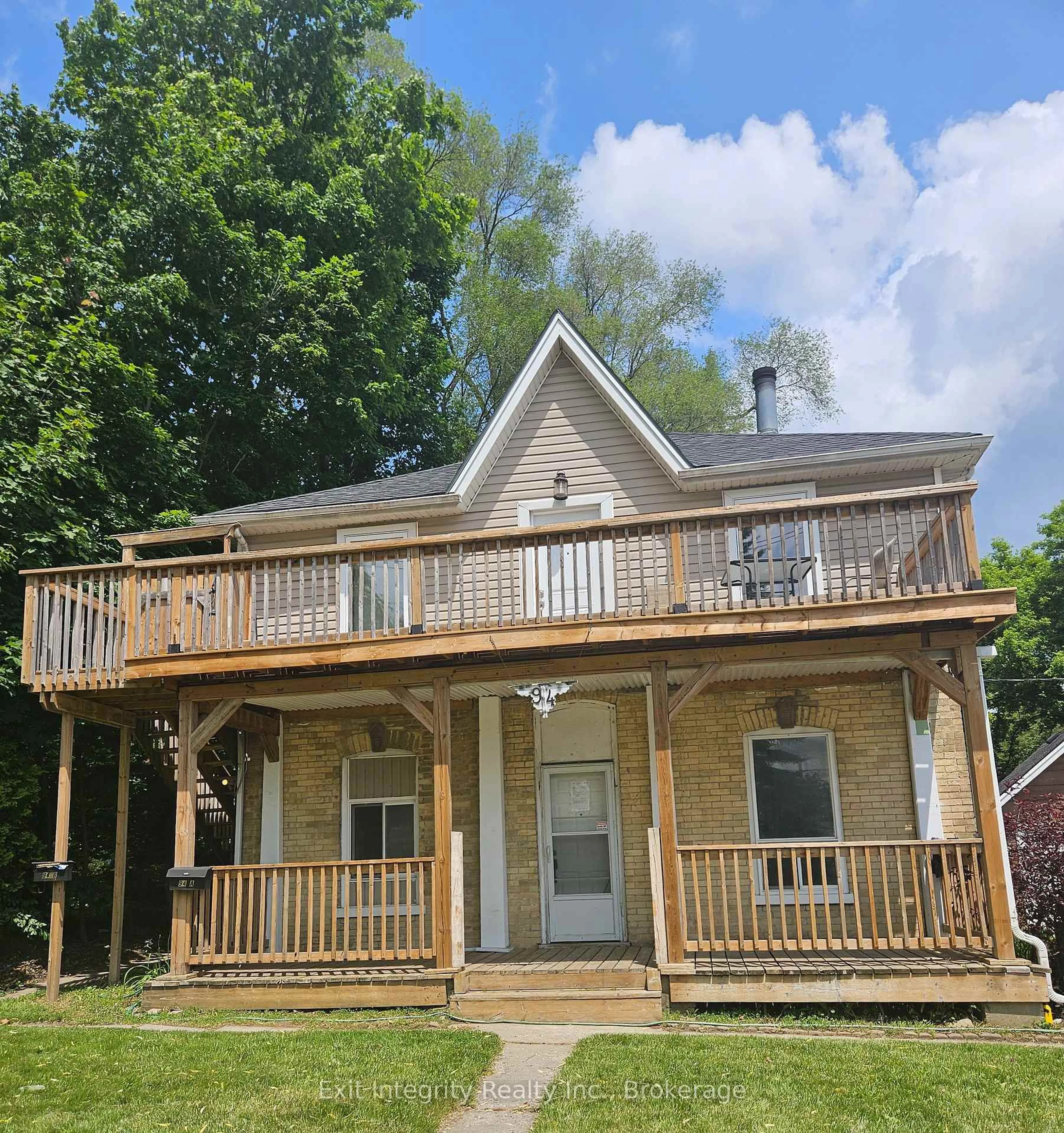 Home with vinyl exterior material, building for 94 Cedar St, Cambridge Ontario N1S 1V9
