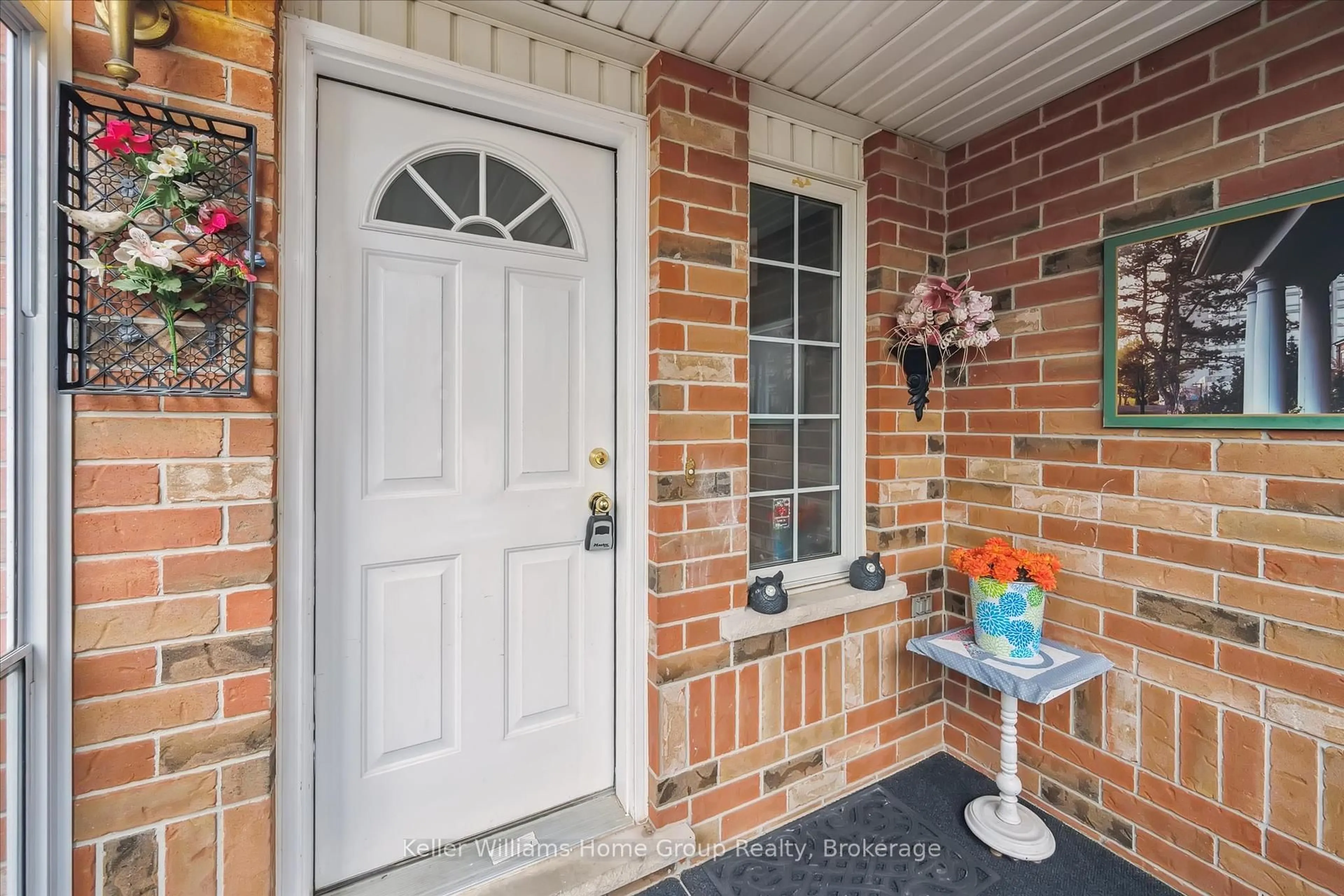 Indoor entryway for 60 Camm Cres, Guelph Ontario N1L 1K2