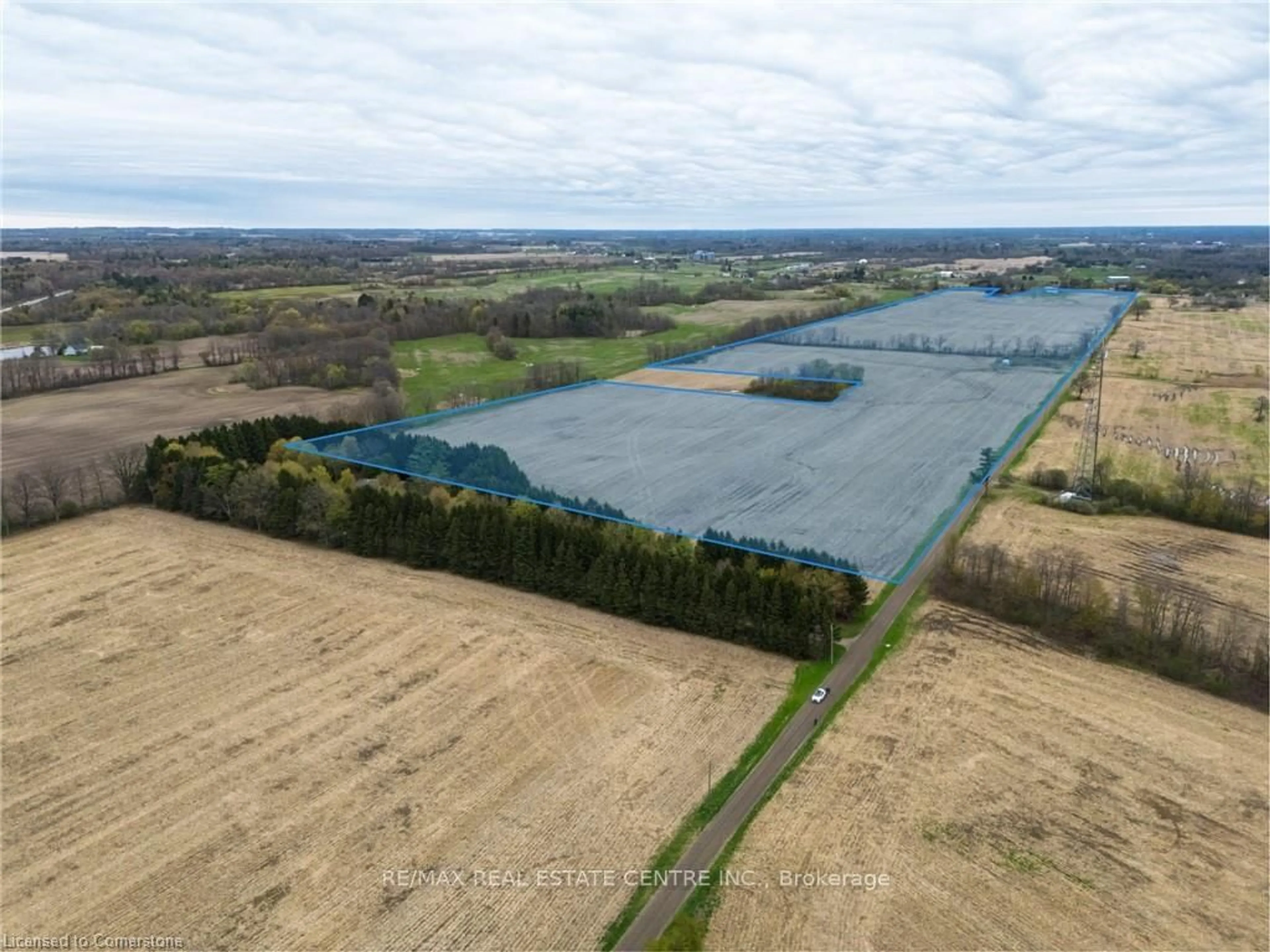 A pic from outside/outdoor area/front of a property/back of a property/a pic from drone, water/lake/river/ocean view for 1642 Colborne St, Brant Ontario N3T 5L4