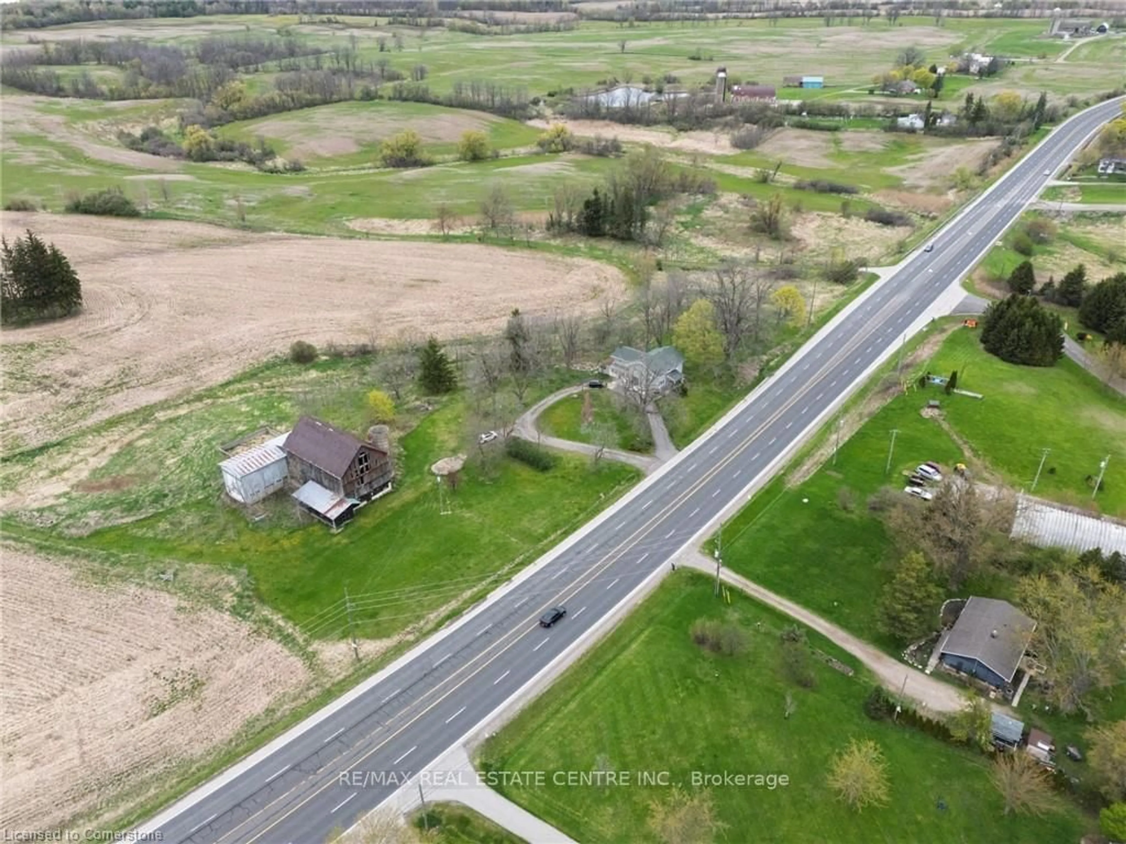 A pic from outside/outdoor area/front of a property/back of a property/a pic from drone, street for 1642 Colborne St, Brant Ontario N3T 5L4