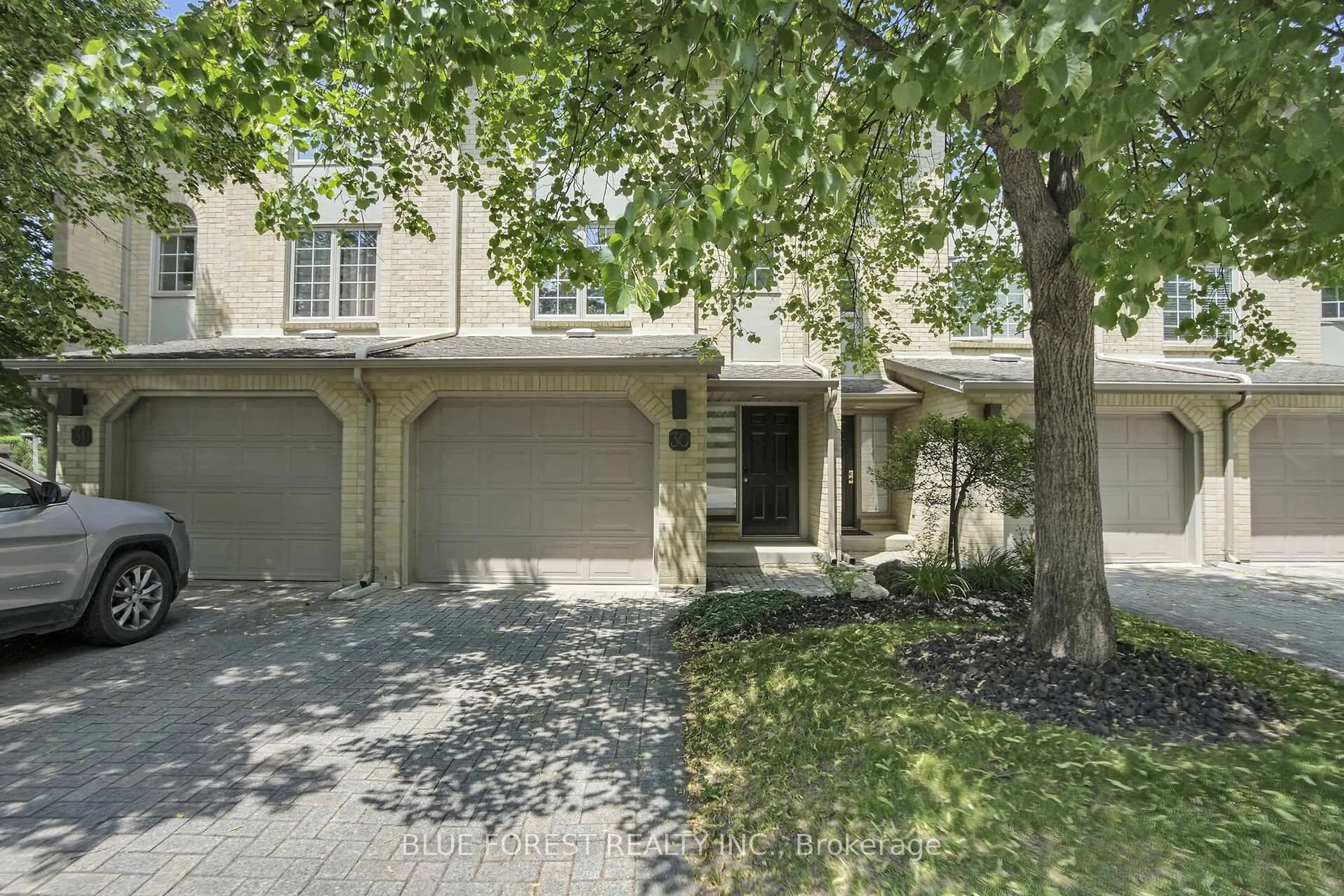 A pic from outside/outdoor area/front of a property/back of a property/a pic from drone, street for 1399 Commissioners Rd #30, London South Ontario N6K 4G9