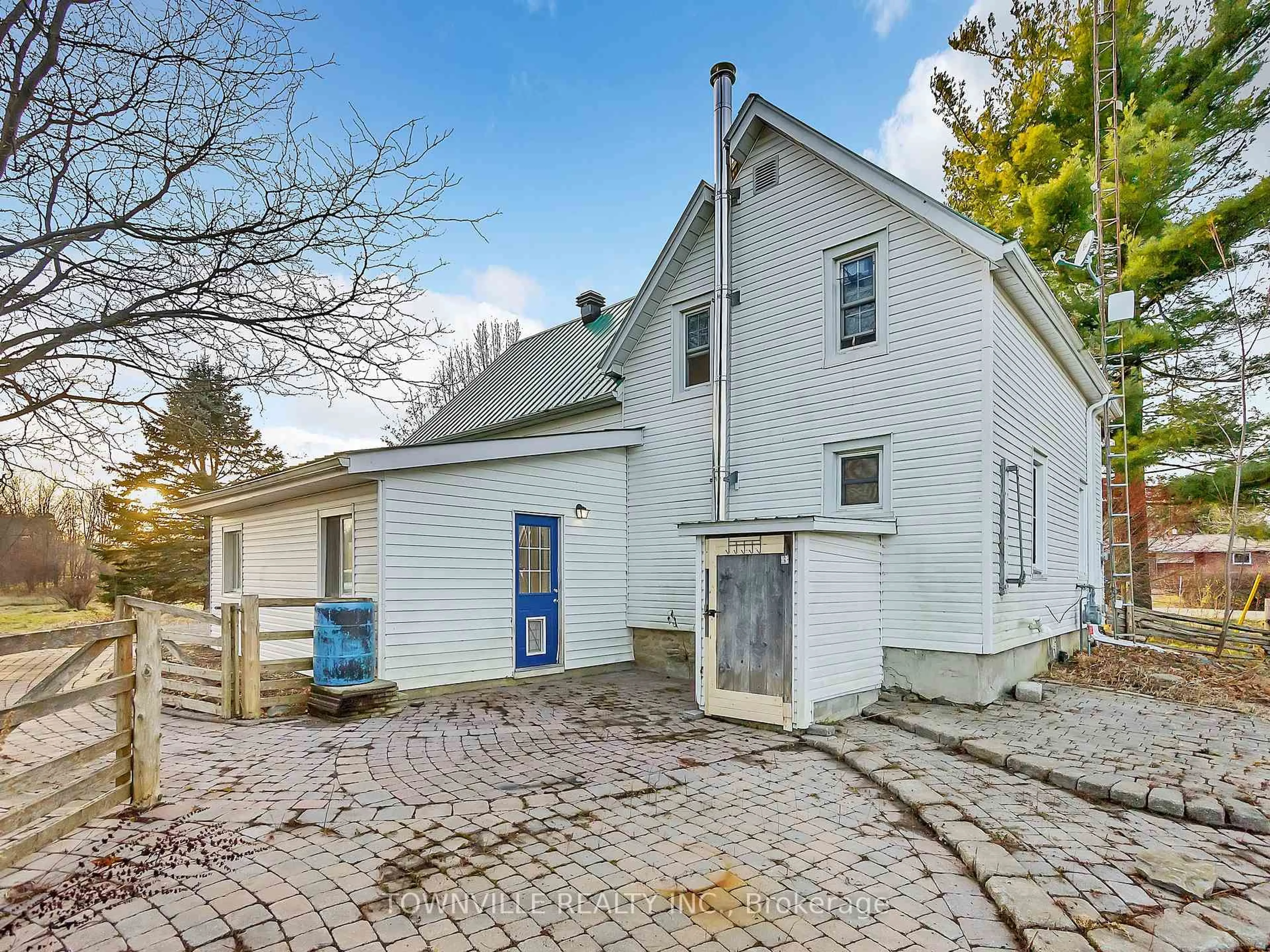 A pic from outside/outdoor area/front of a property/back of a property/a pic from drone, street for 3527 County 26 Rd, Augusta Ontario K0E 1T0